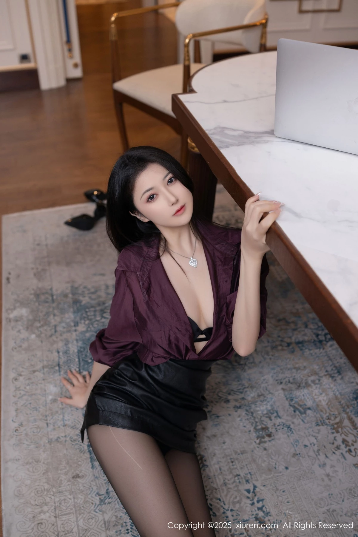 [[XiuRen秀人网]秀人网]No.9744_模特鱼子酱Fish性感紫色OL服饰露超薄黑丝秀曼妙身姿诱惑写真81P