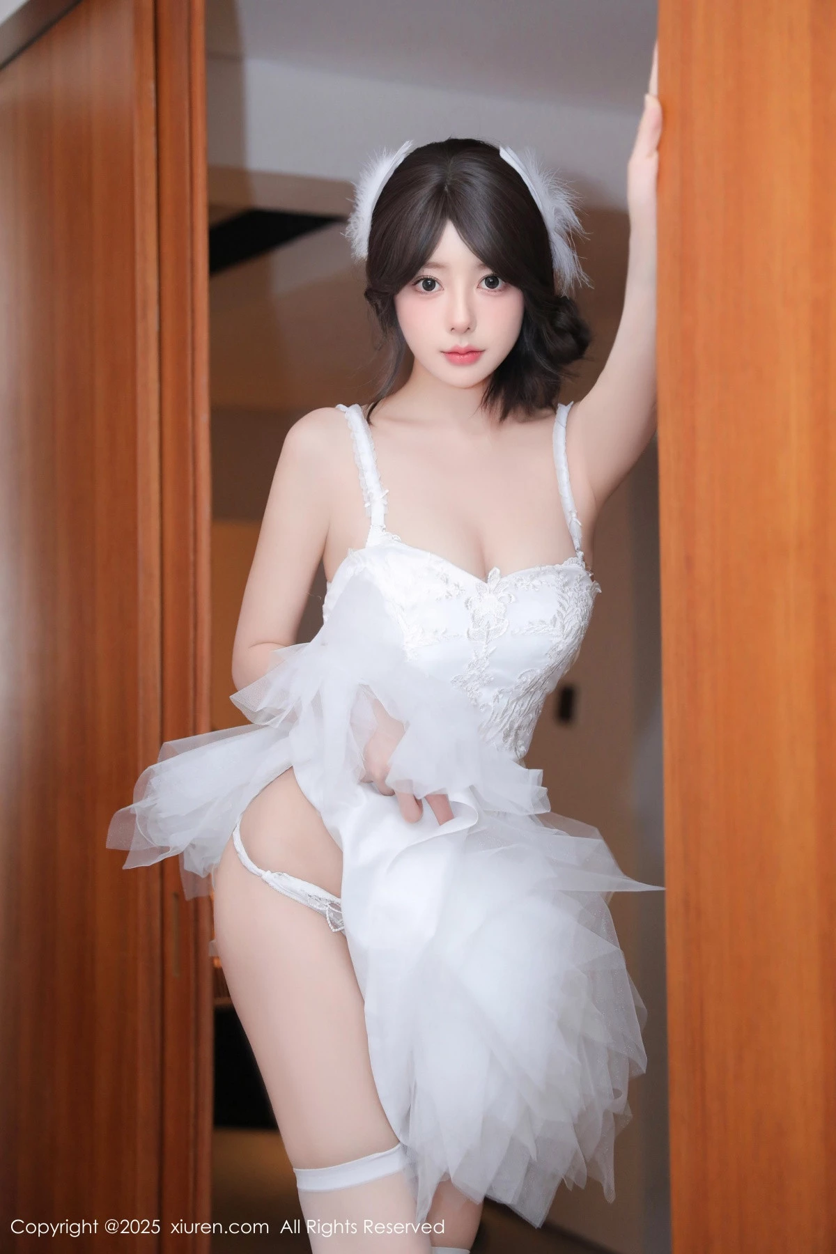 [[XiuRen秀人网]秀人网]No.9742_模特桃妖夭天使装扮露性感白色内衣配白丝袜秀曼妙身材诱惑写真82P