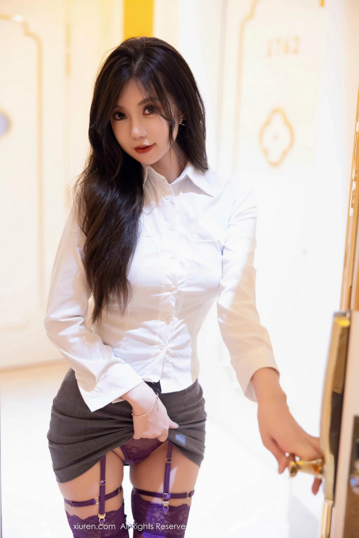 [[XiuRen秀人网]秀人网]No.9631_女神绮里嘉ula性感OL服饰露紫色蕾丝情趣内衣秀惹火身材诱惑写真97P