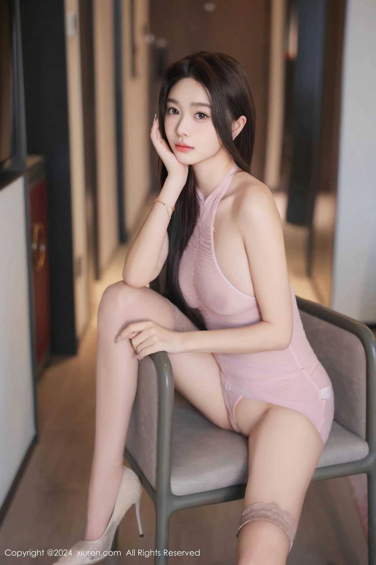 [[XiuRen秀人网]秀人网]No.9628_模特Candy糖糖性感粉色薄纱连衣裙配粉丝袜秀惹火身材诱惑写真76P