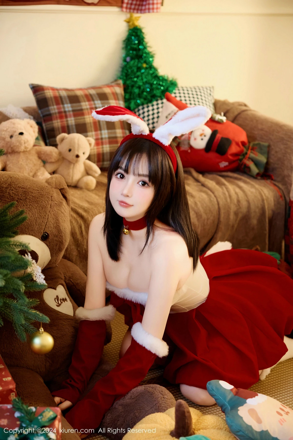 [[XiuRen秀人网]秀人网]No.9656_模特养乐多Doll圣诞主题性感红色连衣裙半脱秀丰腴身材诱惑写真53P