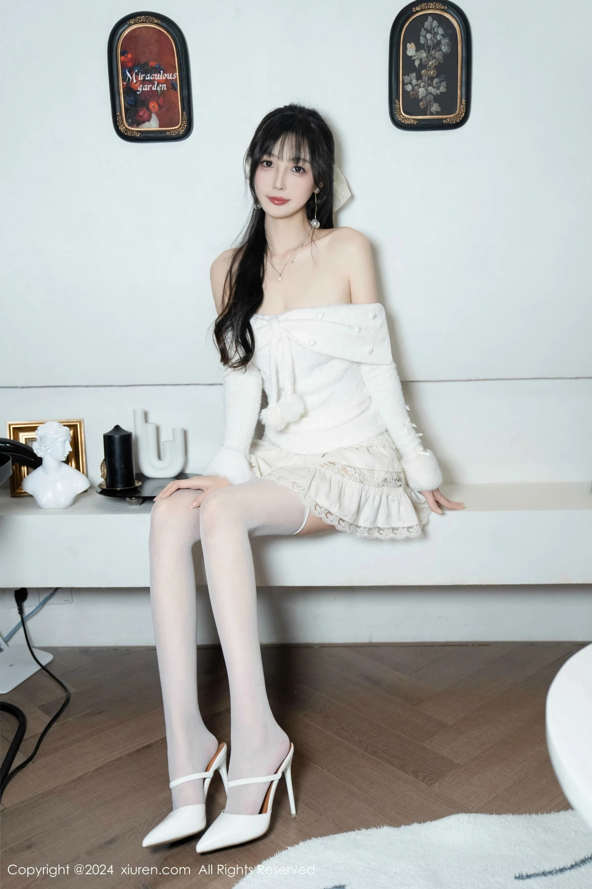 [[XiuRen秀人网]秀人网]No.9658_模特林星阑白色连衣短裙露红色情趣内衣配白丝袜秀美腿诱惑写真93P
