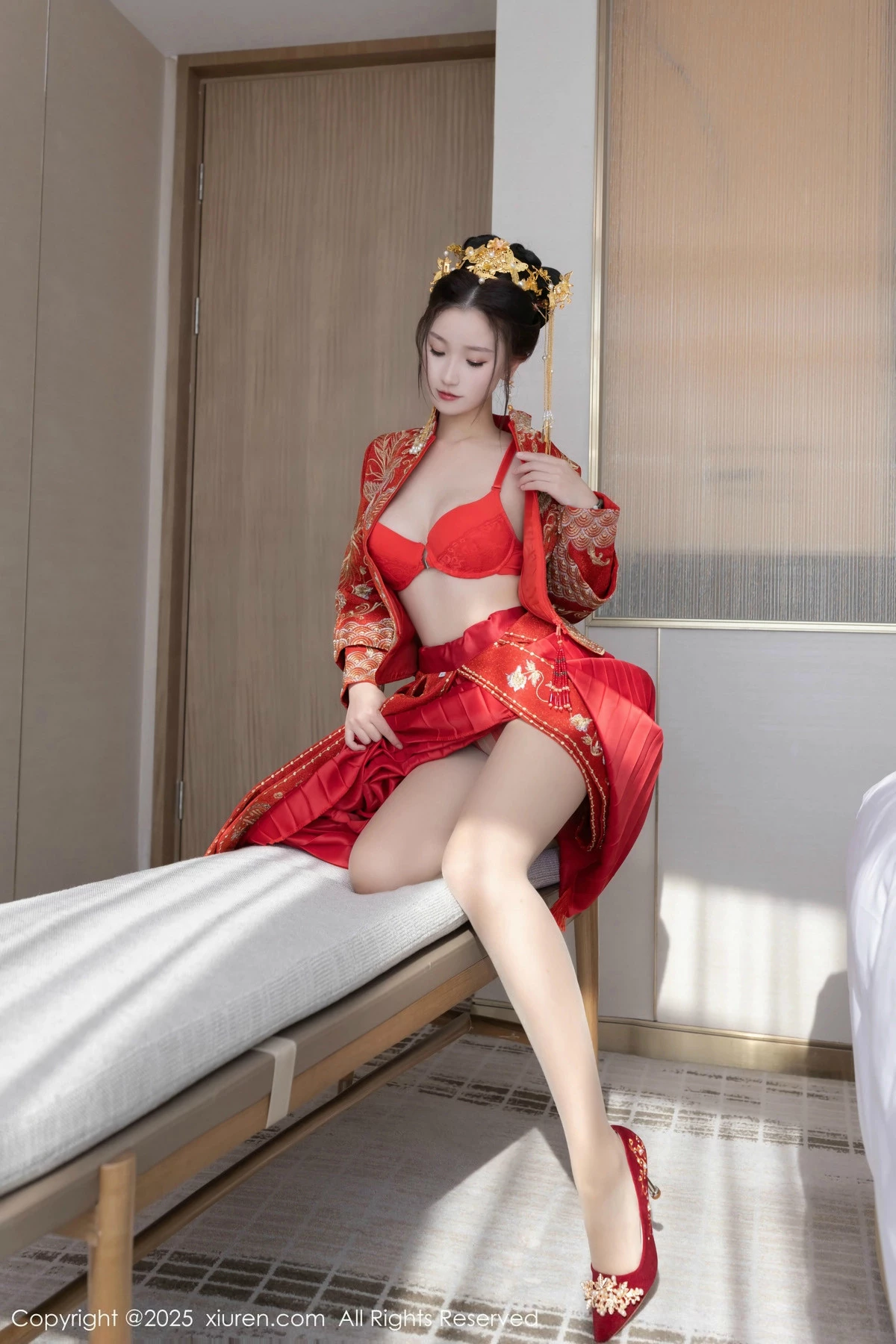 [[XiuRen秀人网]秀人网]No.9811_模特杏子Yada性感新娘装红色情趣内衣配超薄肉丝秀美腿诱惑写真84P