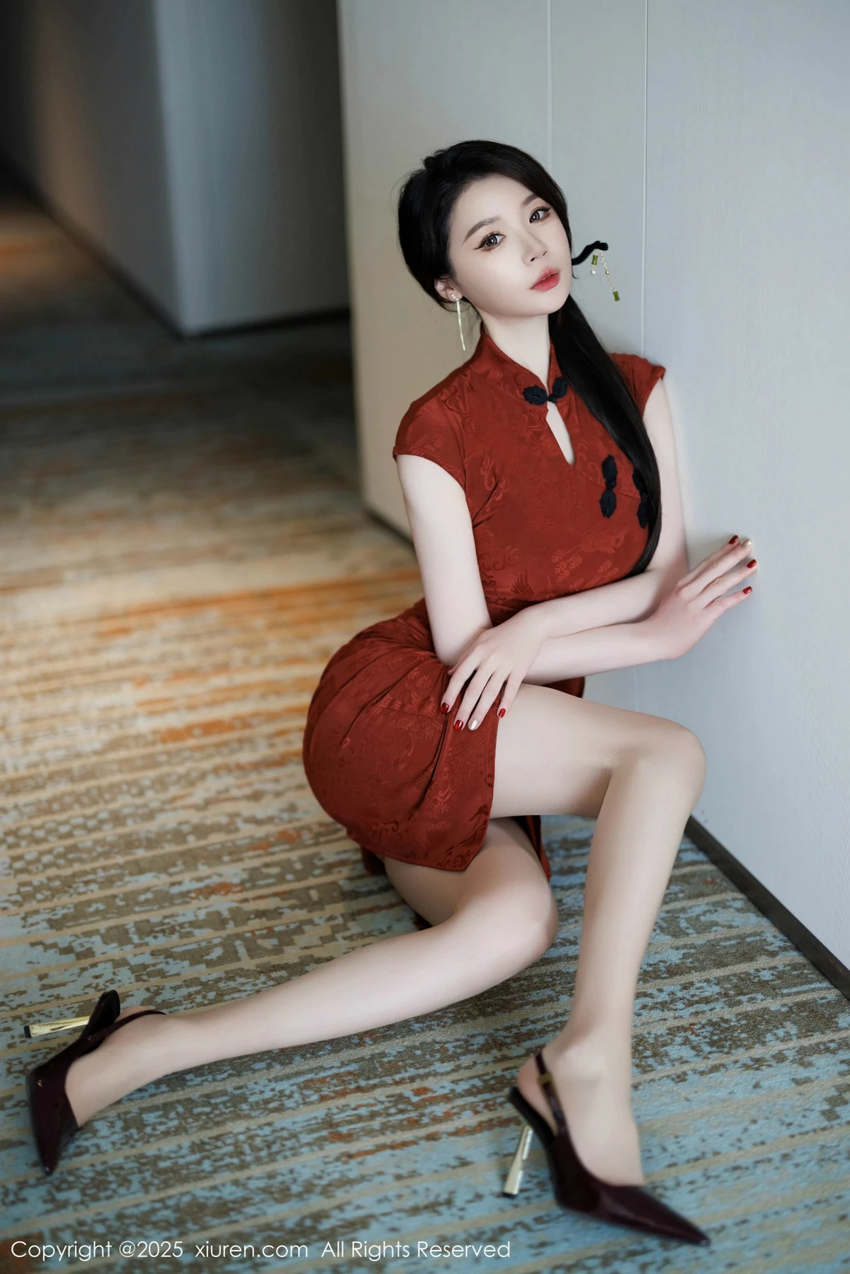 [[XiuRen秀人网]秀人网]No.9812_模特梦心玥性感红色旗袍服饰露红色内衣秀高挑曼妙身姿诱惑写真91P
