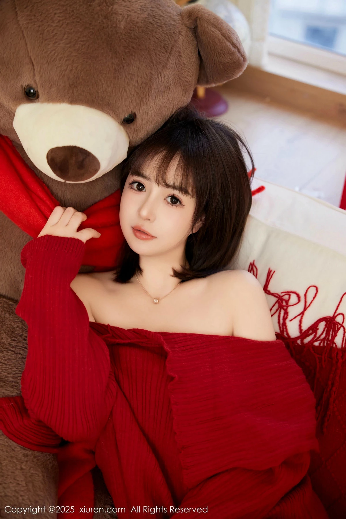 [[XiuRen秀人网]秀人网]No.9818_模特养乐多Doll新年主题性感喜庆红色内衣秀完美身材诱惑写真66P