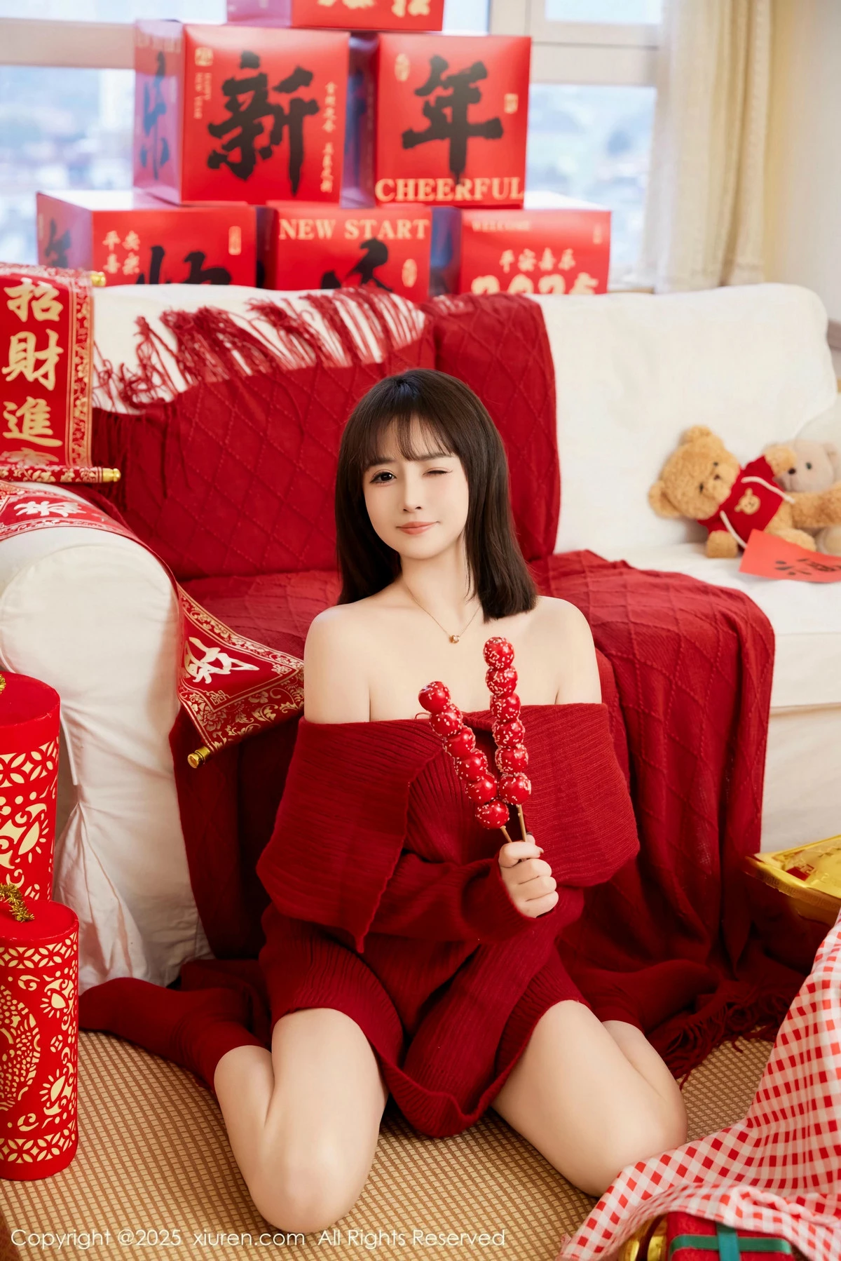[[XiuRen秀人网]秀人网]No.9818_模特养乐多Doll新年主题性感喜庆红色内衣秀完美身材诱惑写真66P