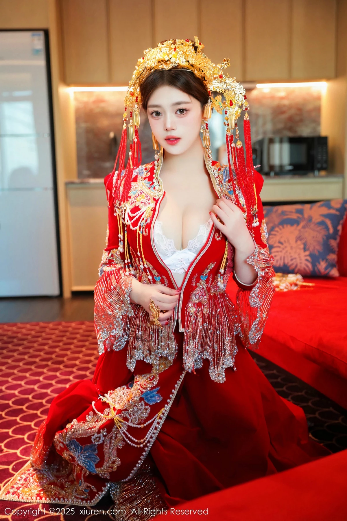 [[XiuRen秀人网]秀人网]No.9823_模特蛋蛋宝新年主题性感红色新娘装露白色内衣秀丰腴身材诱惑写真79P