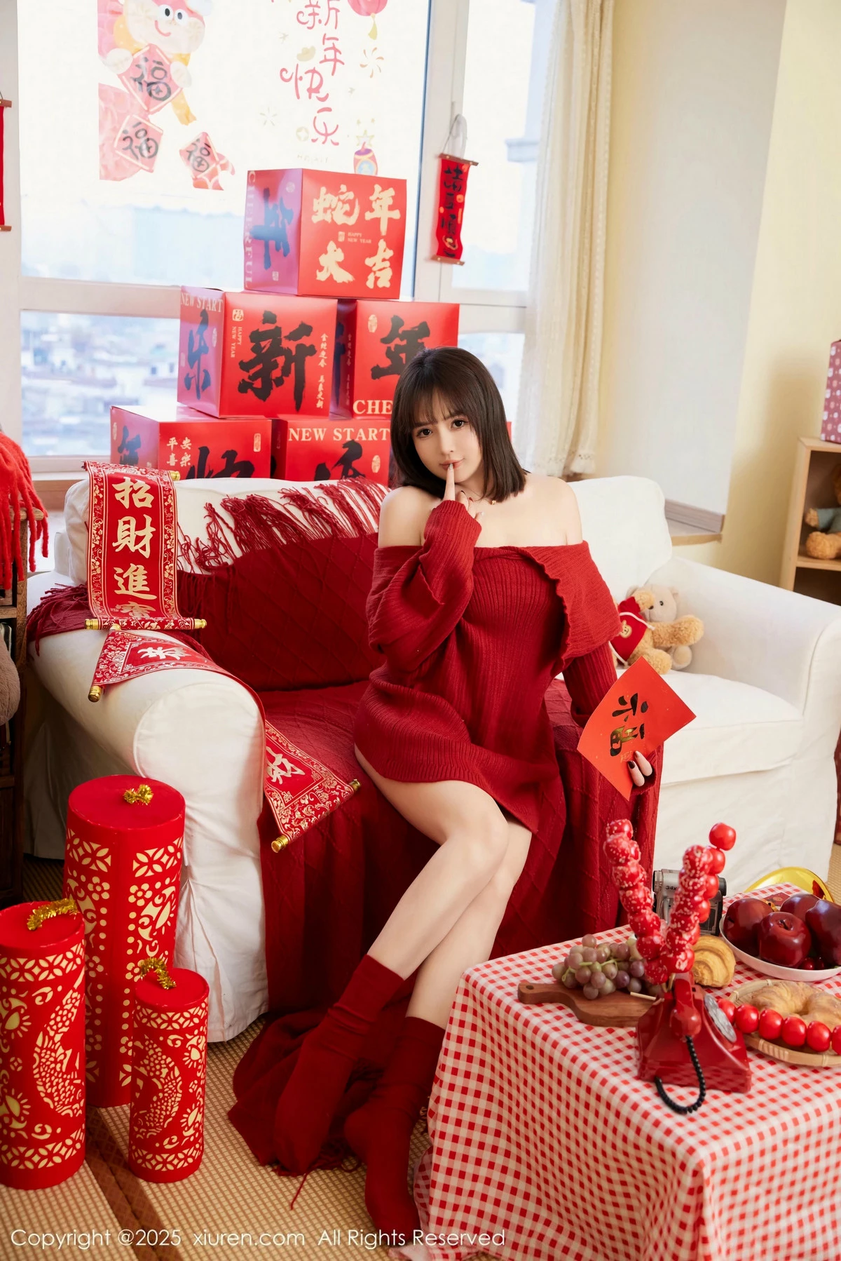 [[XiuRen秀人网]秀人网]No.9818_模特养乐多Doll新年主题性感喜庆红色内衣秀完美身材诱惑写真66P