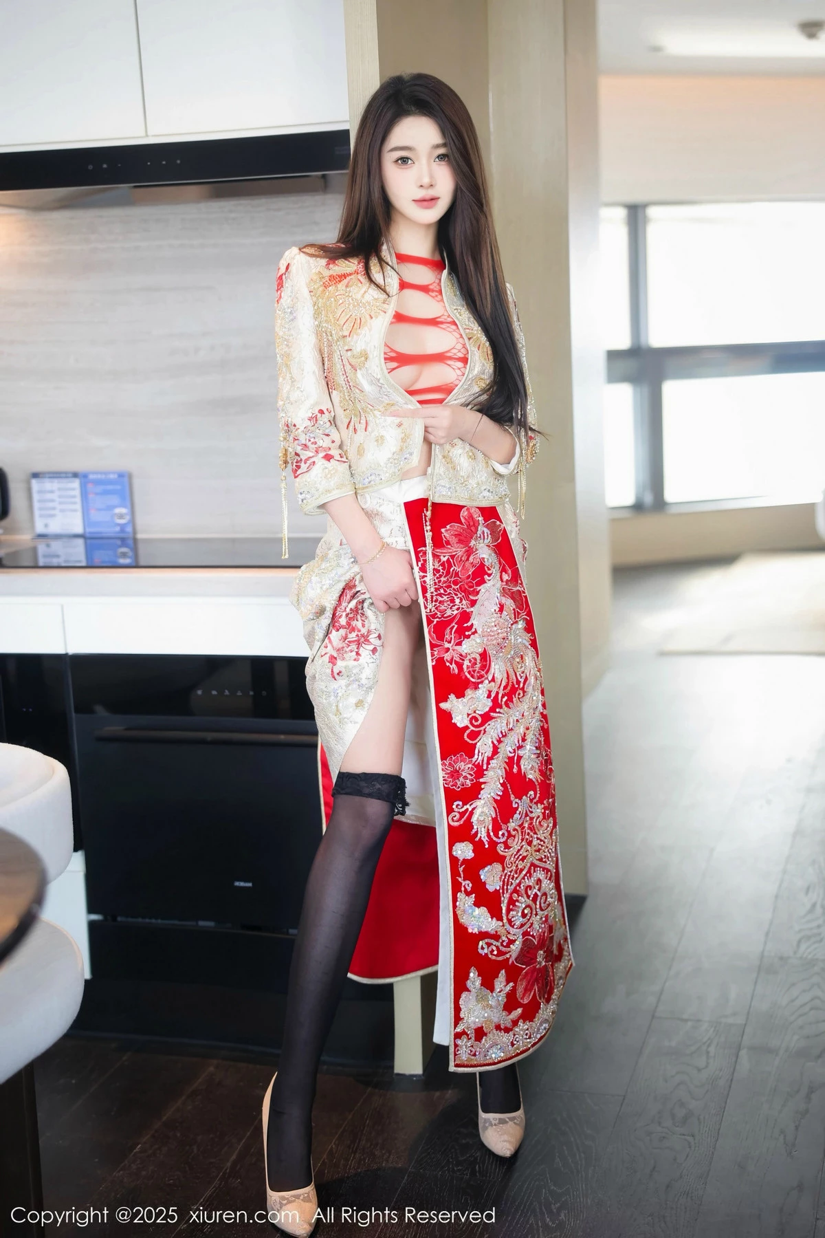 [[XiuRen秀人网]秀人网]No.9833_模特Candy糖糖性感喜庆服饰露红色情趣服饰秀丰腴身材诱惑写真88P