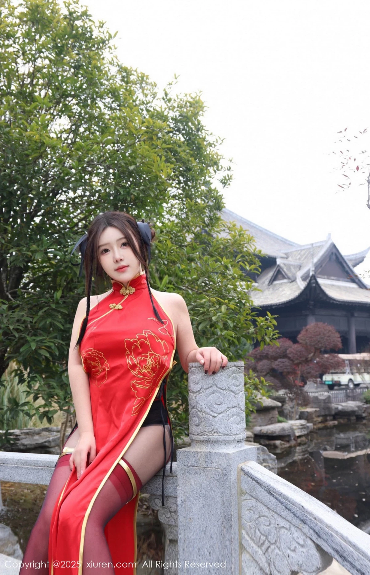 [[XiuRen秀人网]秀人网]No.9834_模特小薯条nienie性感红色旗袍配红丝吊袜秀曼妙身姿诱惑写真131P
