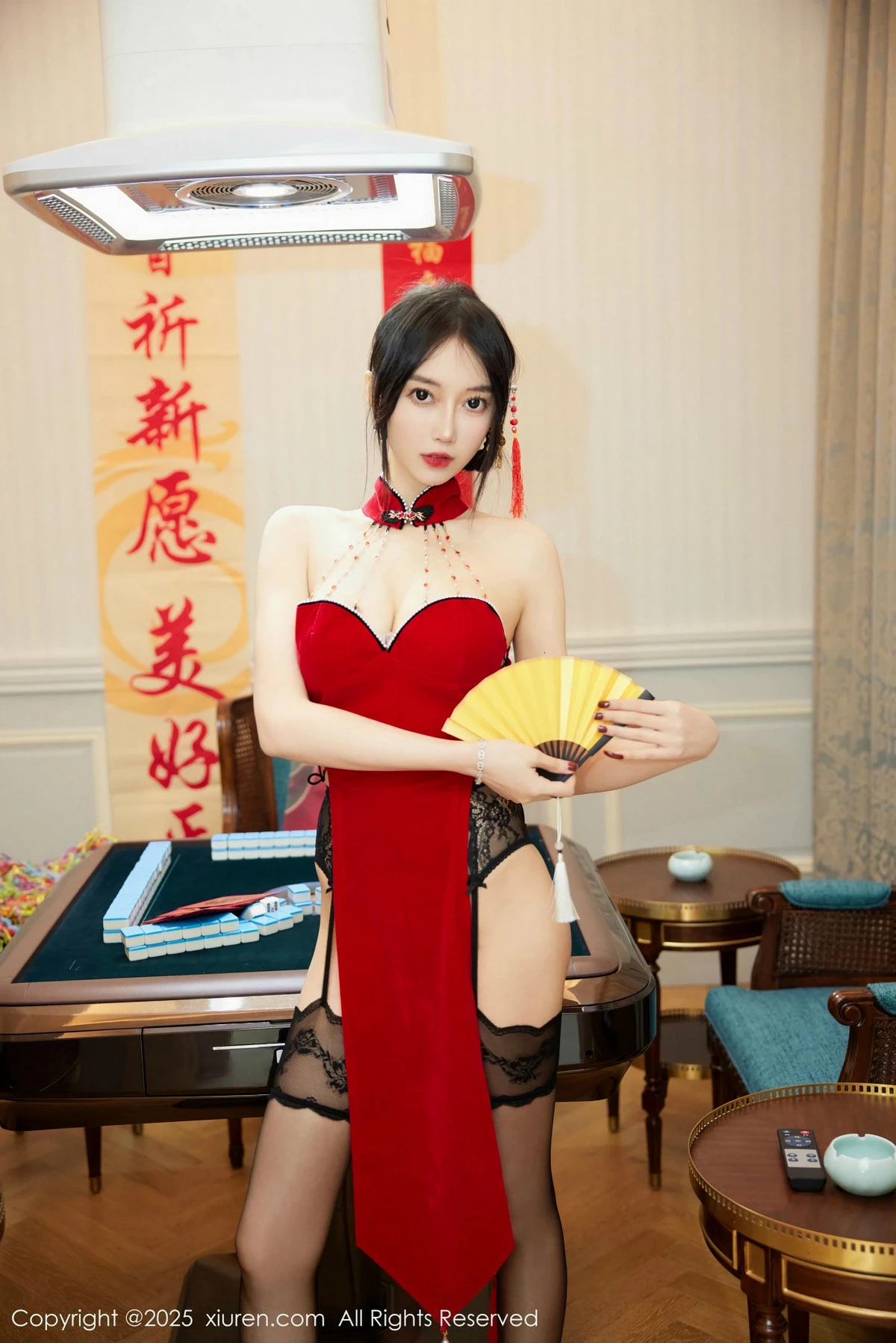 [[XiuRen秀人网]秀人网]No.9826_模特玥儿玥er新年主题性感红色服饰配黑丝吊袜秀曼妙身姿诱惑写真67P