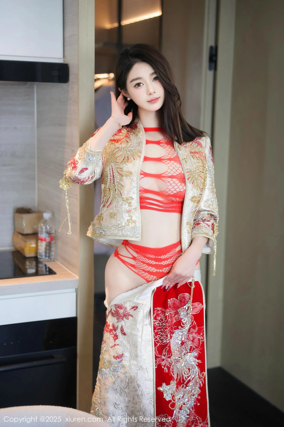 [[XiuRen秀人网]秀人网]No.9833_模特Candy糖糖性感喜庆服饰露红色情趣服饰秀丰腴身材诱惑写真88P