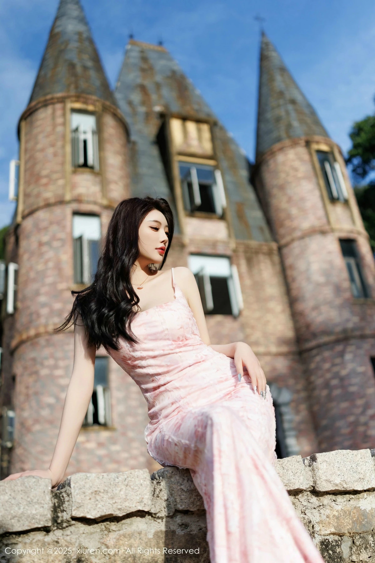 [[XiuRen秀人网]秀人网]No.9886_女神杨晨晨Yome粉色连衣裙+白色珍珠内衣秀丰腴身材诱惑写真81P