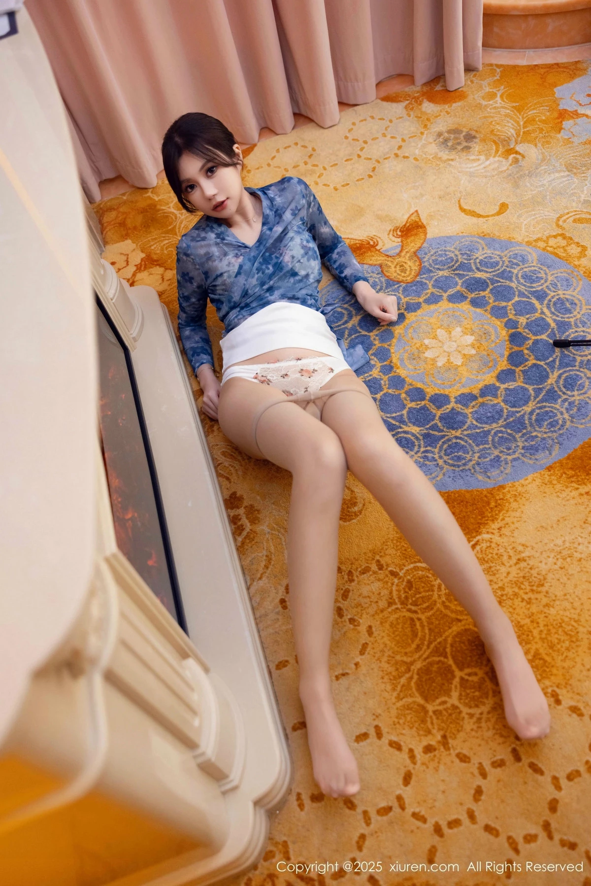 [[XiuRen秀人网]秀人网]No.9884_女神绮里嘉ula性感白色包臀裙配超薄肉丝秀曼妙身姿迷人诱惑写真90P