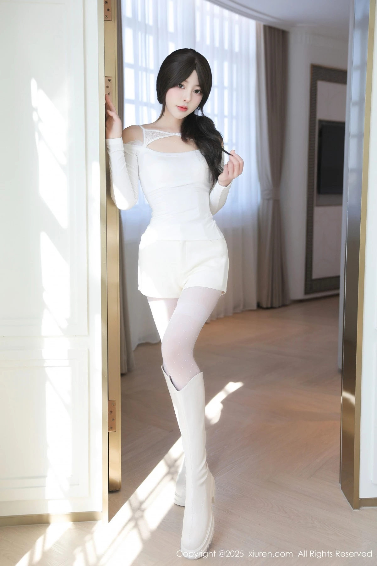 [[XiuRen秀人网]秀人网]No.9887_模特桃妖夭性感白色蕾丝内衣配白色丝袜秀曼妙身姿惹火诱惑写真97P