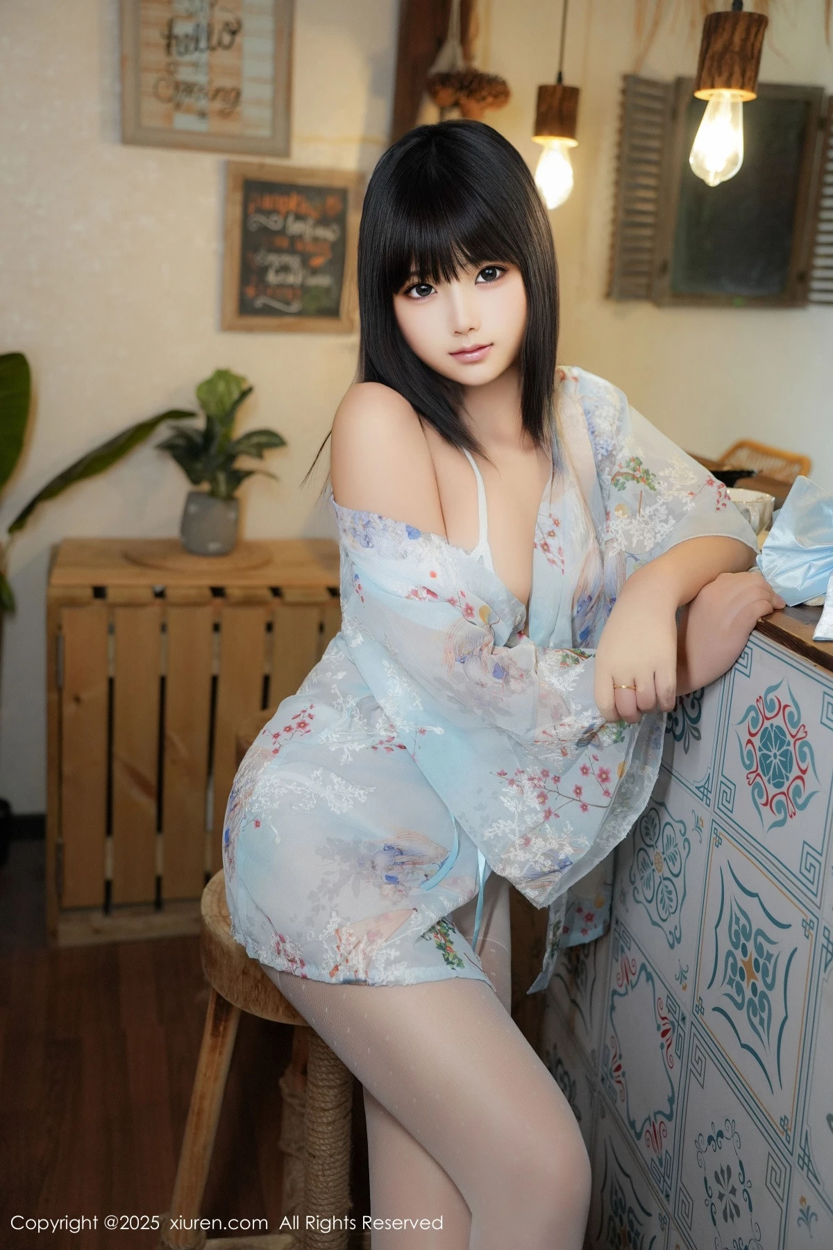 [[XiuRen秀人网]秀人网]No.9760_模特姚若兮vay性感浅绿碎花情趣裙配白丝裤袜秀曼妙身姿诱惑写真51P