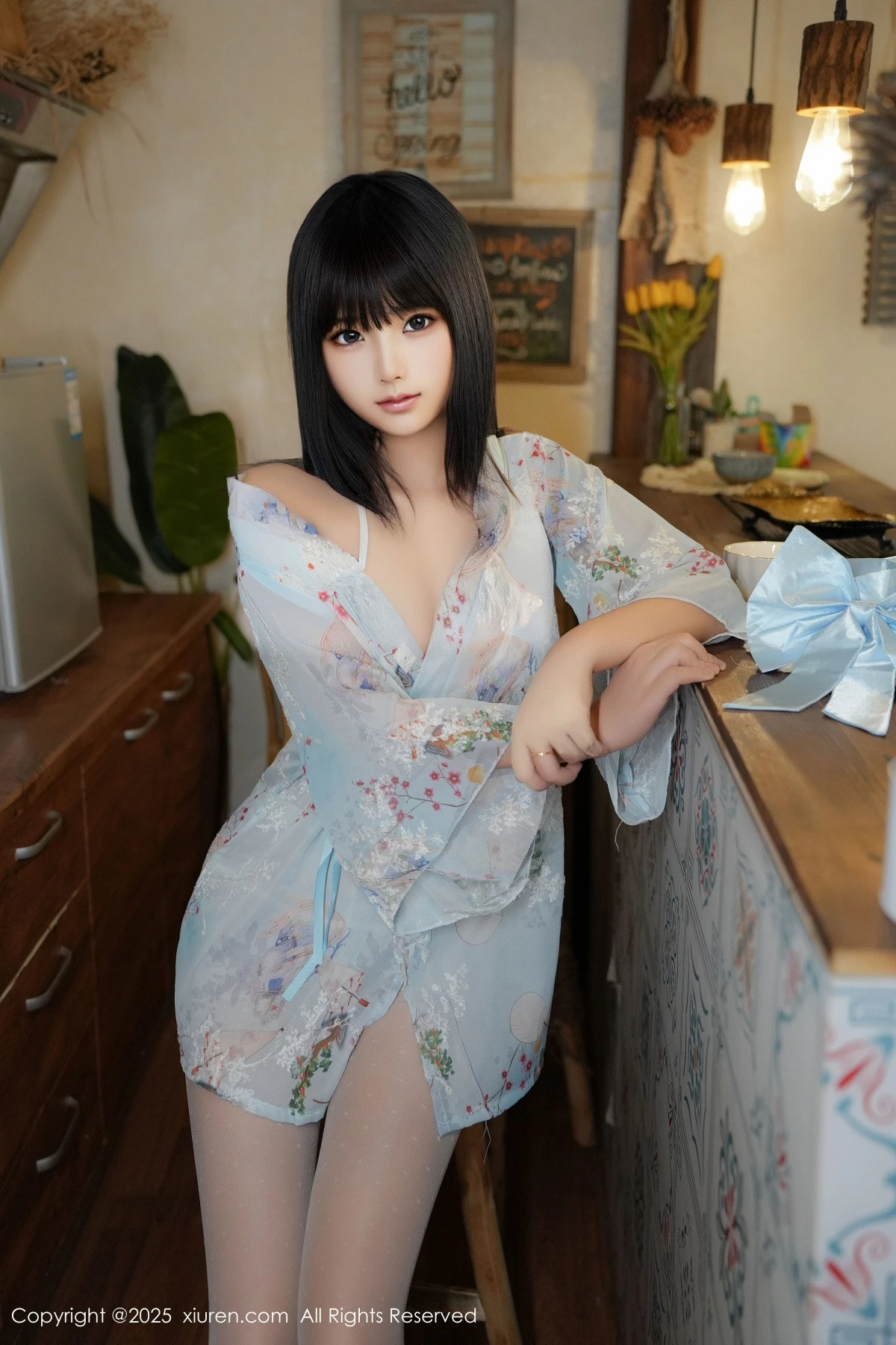 [[XiuRen秀人网]秀人网]No.9760_模特姚若兮vay性感浅绿碎花情趣裙配白丝裤袜秀曼妙身姿诱惑写真51P