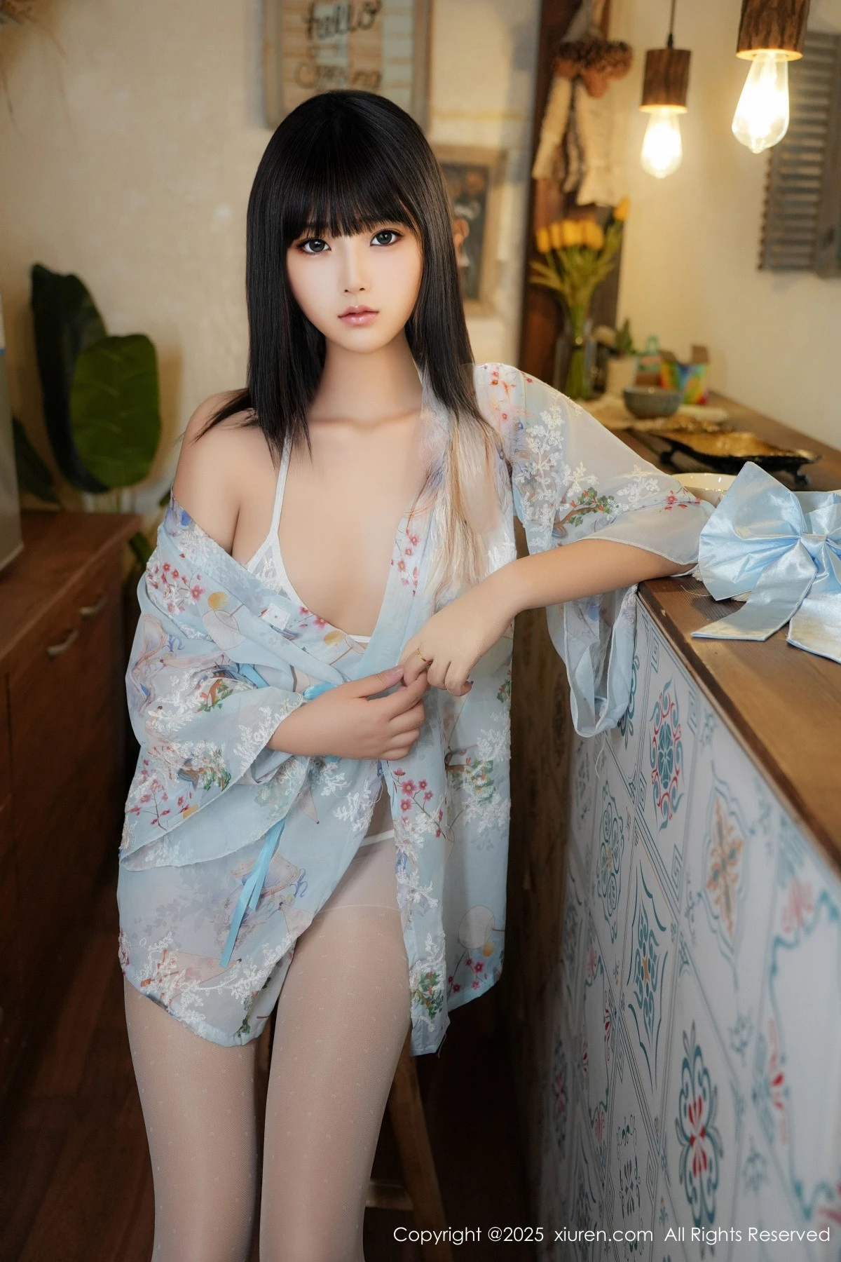 [[XiuRen秀人网]秀人网]No.9760_模特姚若兮vay性感浅绿碎花情趣裙配白丝裤袜秀曼妙身姿诱惑写真51P