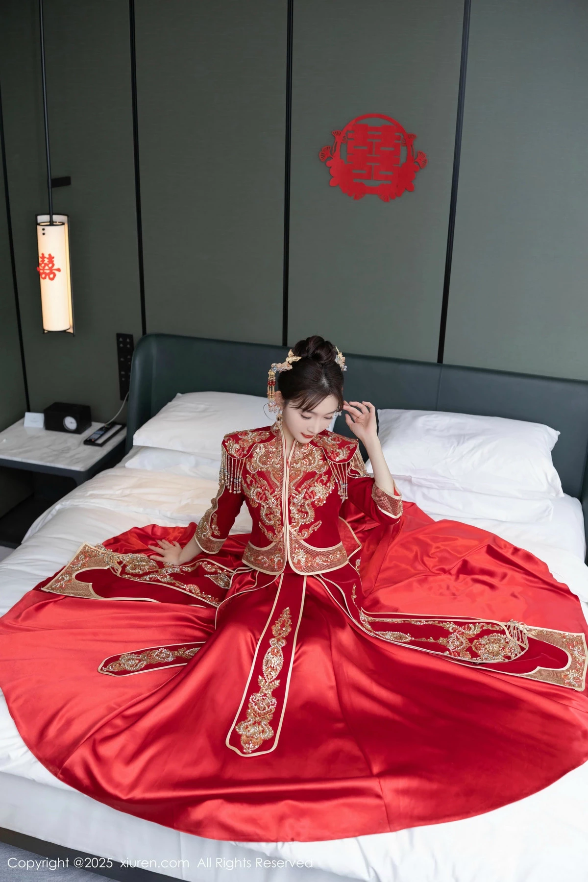 [[XiuRen秀人网]秀人网]No.9770_模特陆萱萱性感新娘装露红色内衣配超薄肉丝秀柔美身材诱惑写真82P
