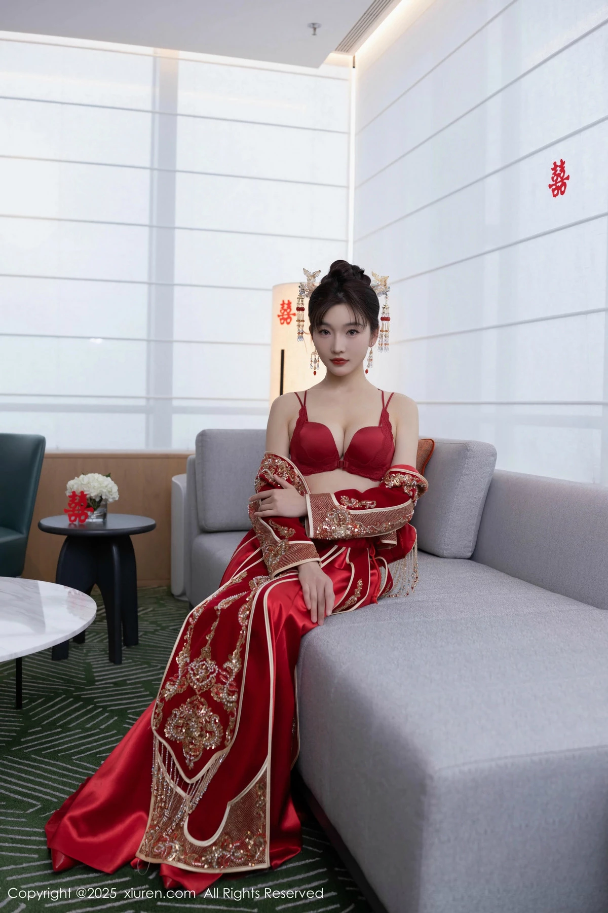 [[XiuRen秀人网]秀人网]No.9770_模特陆萱萱性感新娘装露红色内衣配超薄肉丝秀柔美身材诱惑写真82P
