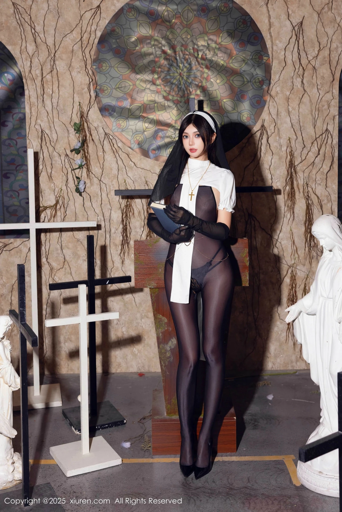 [[XiuRen秀人网]秀人网]No.9774_女神绮里嘉ula性感修女服饰配超薄连体黑丝秀完美身材诱惑写真79P