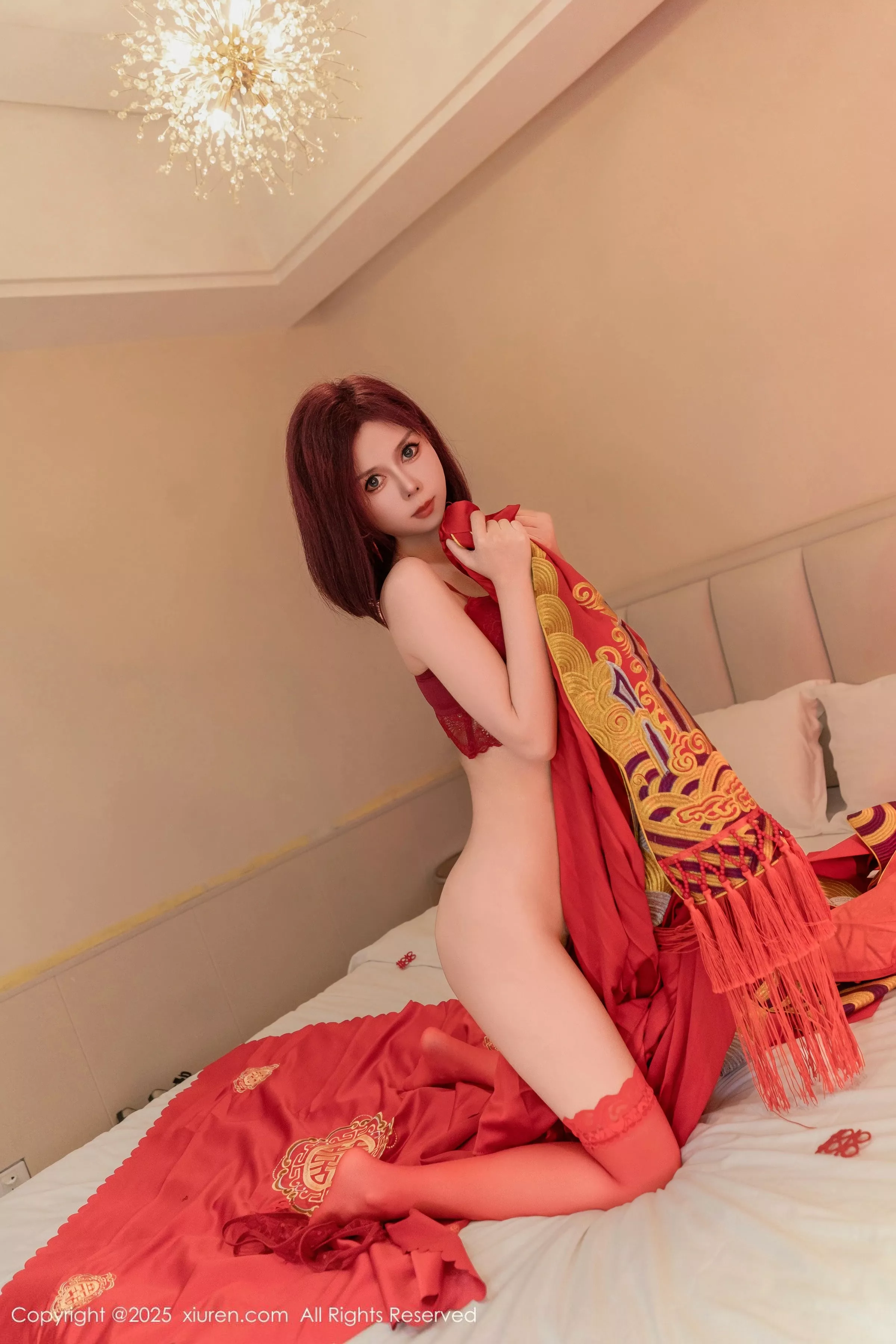 [[XiuRen秀人网]秀人网]No.9995_模特白芷yy新婚主题性感红色蕾丝内衣配红丝袜秀曼妙身姿诱惑写真90P
