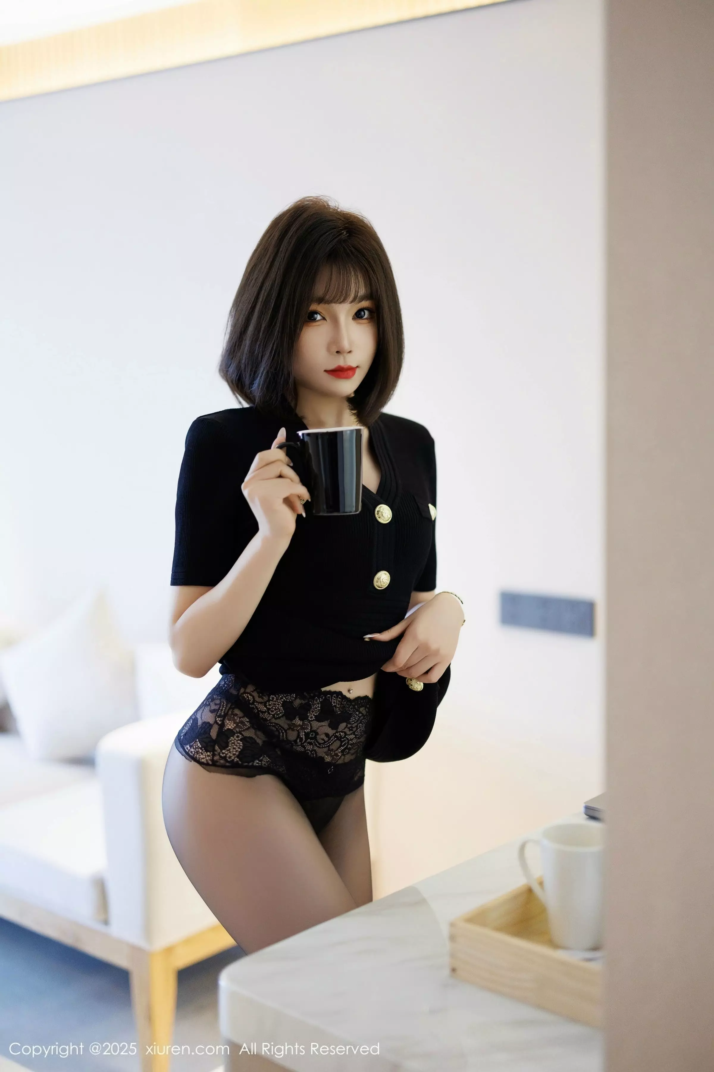 [[XiuRen秀人网]秀人网]No.10013_女神徐莉芝Booty性感黑色蕾丝内衣配超薄黑丝秀完美身材诱惑写真90P