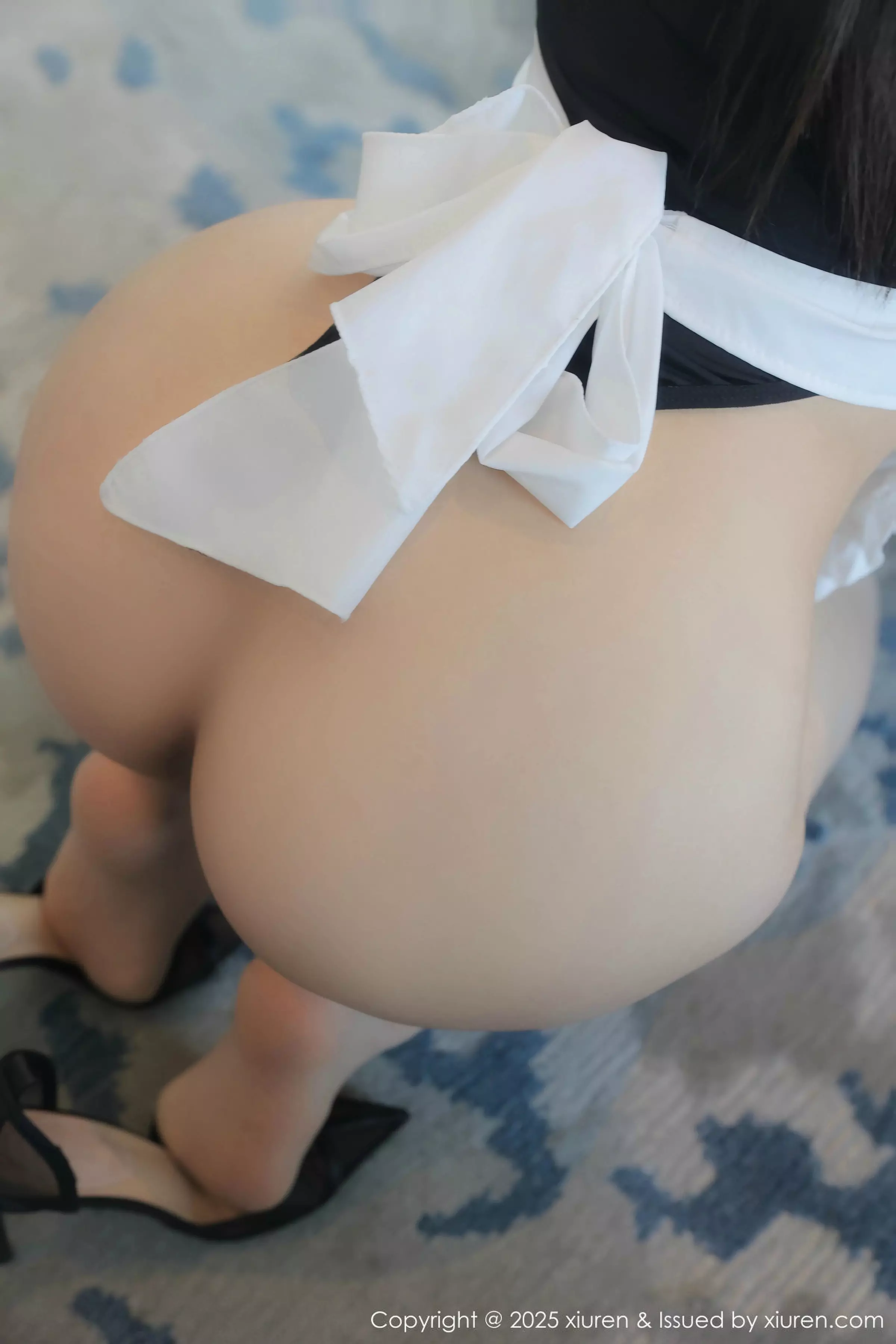 [[XiuRen秀人网]秀人网]No.10024_模特Candy糖糖黑色女仆服饰配超薄无内肉丝秀丰腴身姿诱惑写真80P