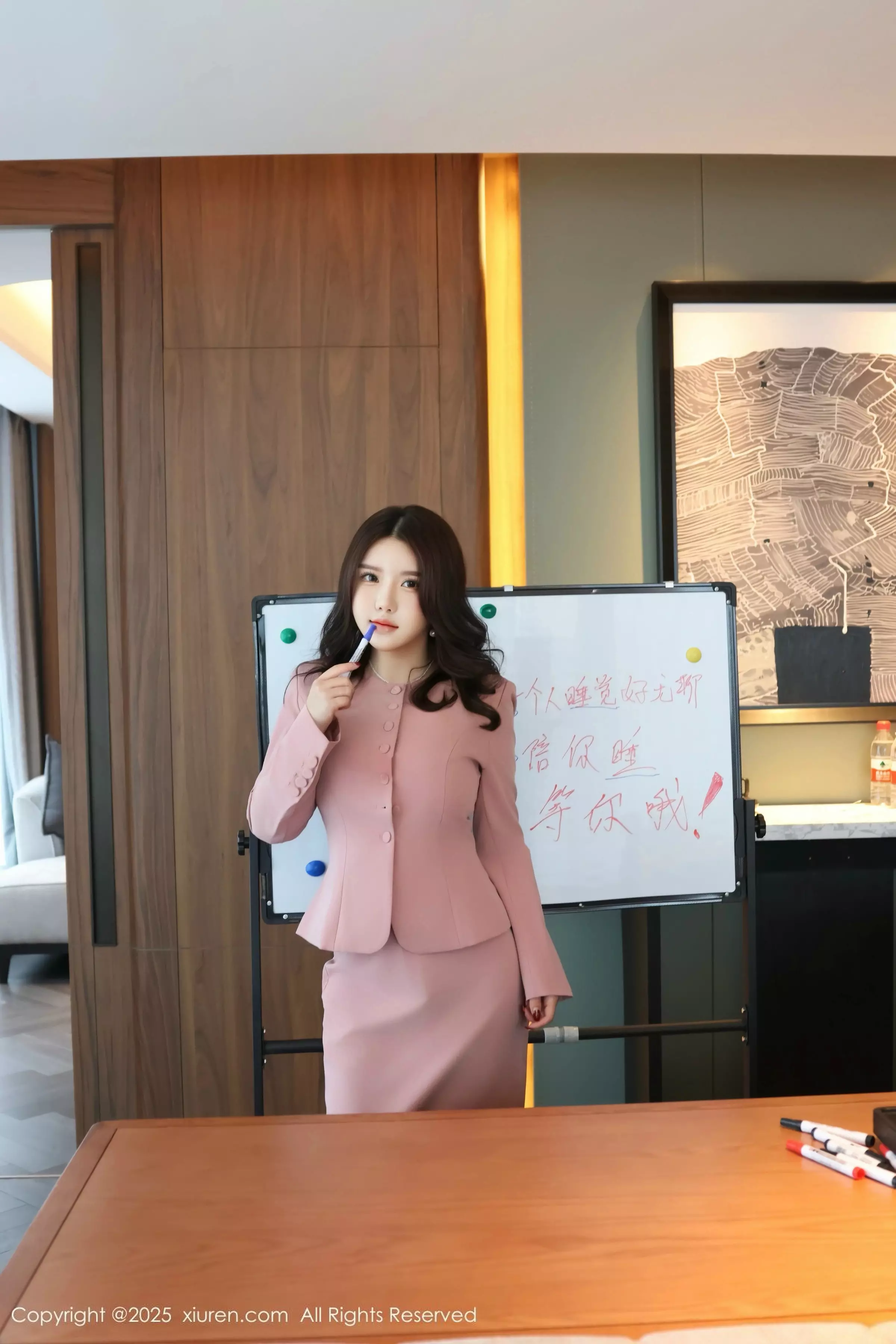 [[XiuRen秀人网]秀人网]No.10020_模特小薯条nienie粉色职业装露白色情趣内衣秀惹火身材诱惑写真107P