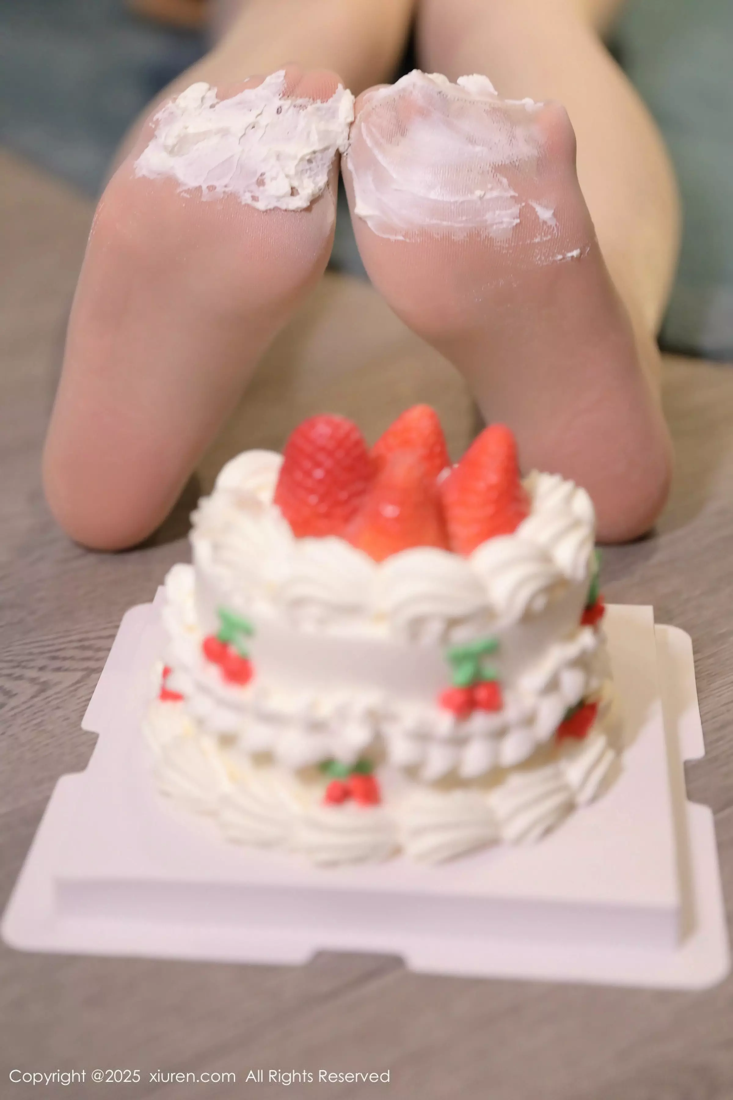 [[XiuRen秀人网]秀人网]No.10029_模特小蛮妖Yummy蓝色连衣短裙配超薄肉丝秀曼妙身材诱惑写真69P