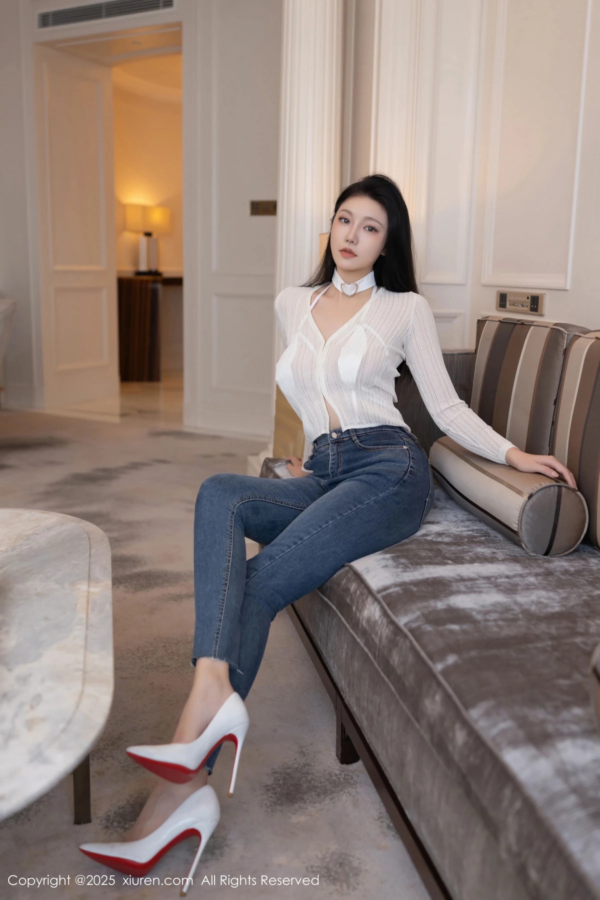 [[XiuRen秀人网]秀人网]No.9900_模特安然anran性感白色情趣内衣配白丝袜秀曼妙身姿撩人诱惑写真83P