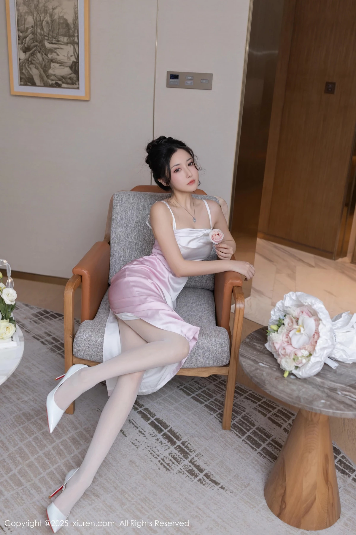 [[XiuRen秀人网]秀人网]No.9907_模特鱼子酱Fish生日主题白色内衣配超薄肉丝秀曼妙身姿诱惑写真80P