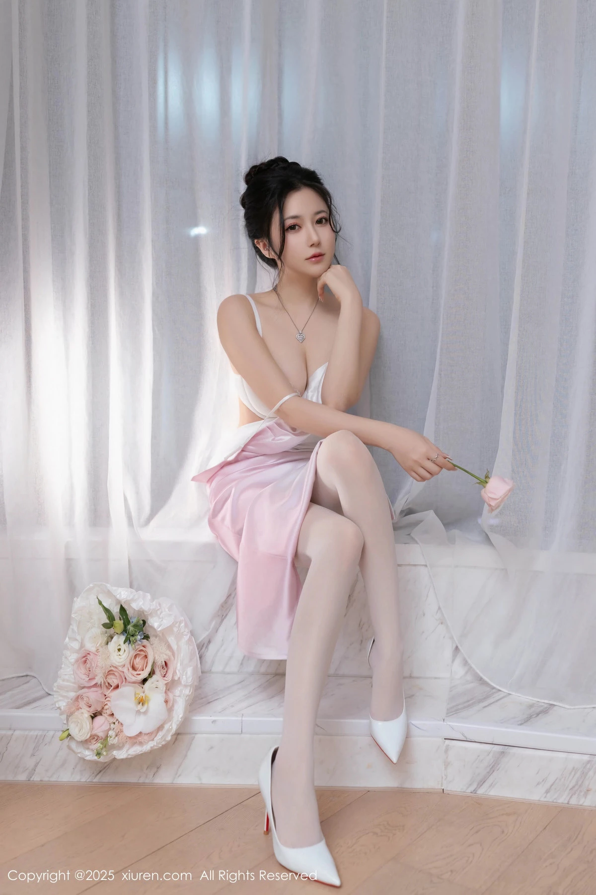 [[XiuRen秀人网]秀人网]No.9907_模特鱼子酱Fish生日主题白色内衣配超薄肉丝秀曼妙身姿诱惑写真80P