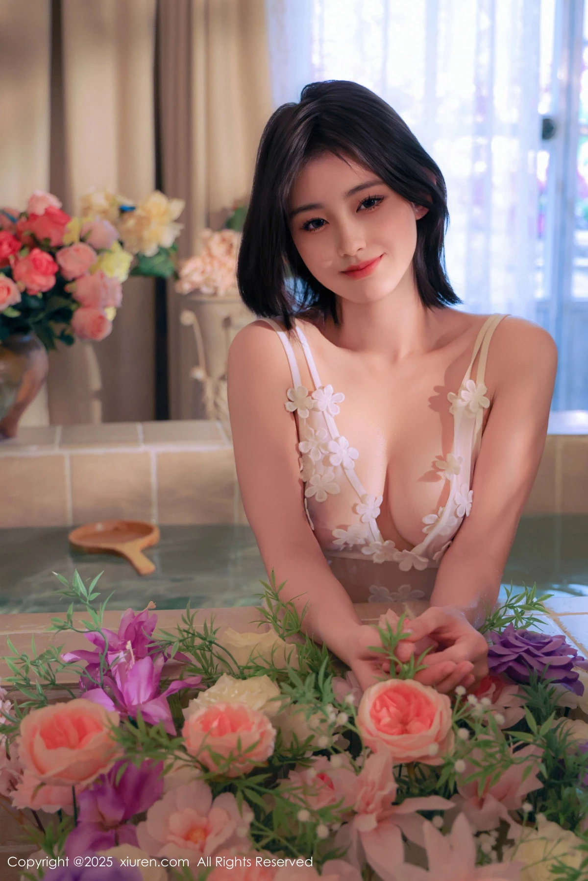 [[XiuRen秀人网]秀人网]No.9920_模特小橘子orange性感白色薄透蕾丝连体短裙秀惹火身材诱惑写真86P