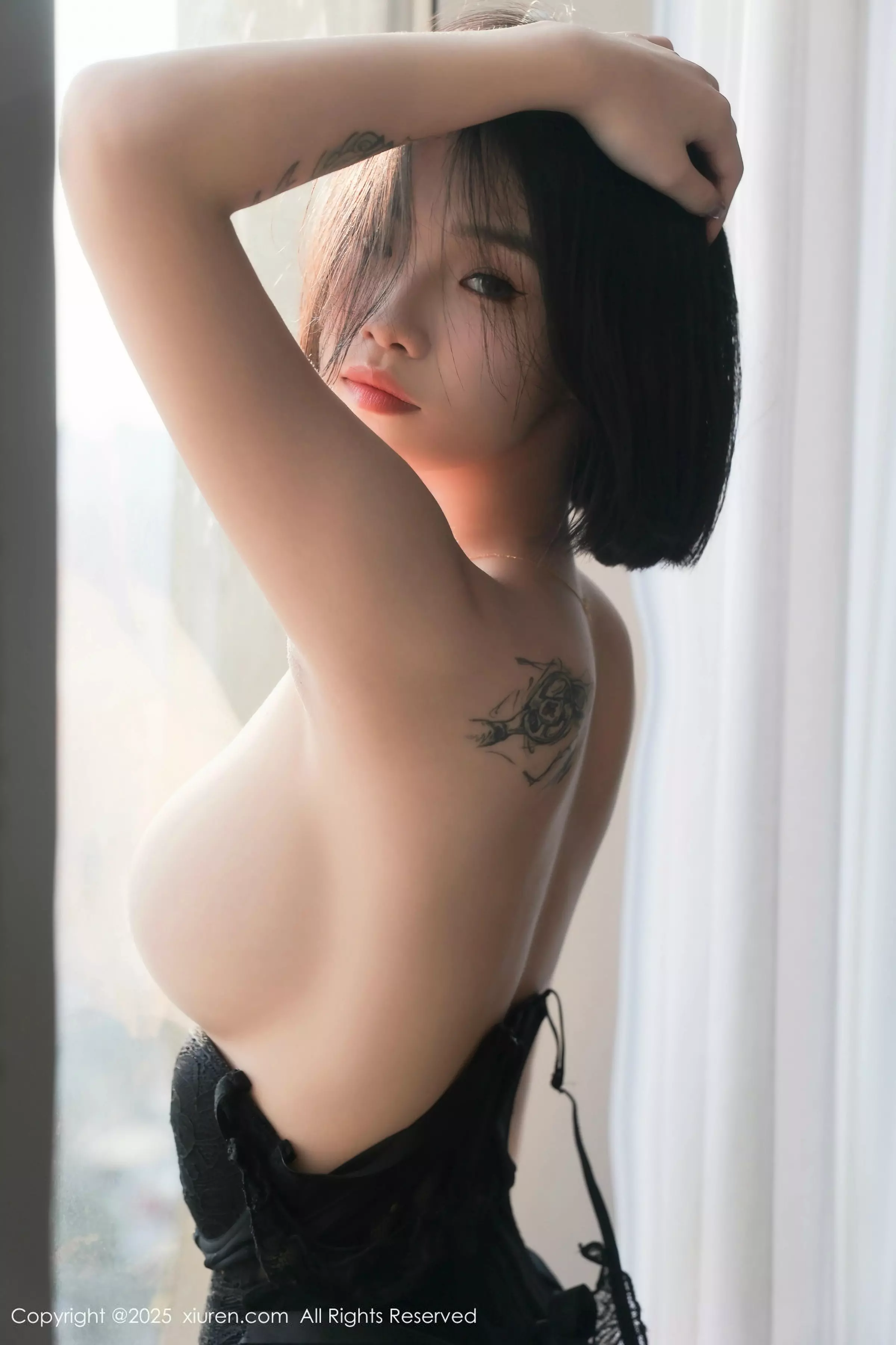 [[XiuRen秀人网]秀人网]No.10076_模特汐子性感黑色OL服饰配超薄黑丝半脱秀翘臀美腿诱惑写真79P
