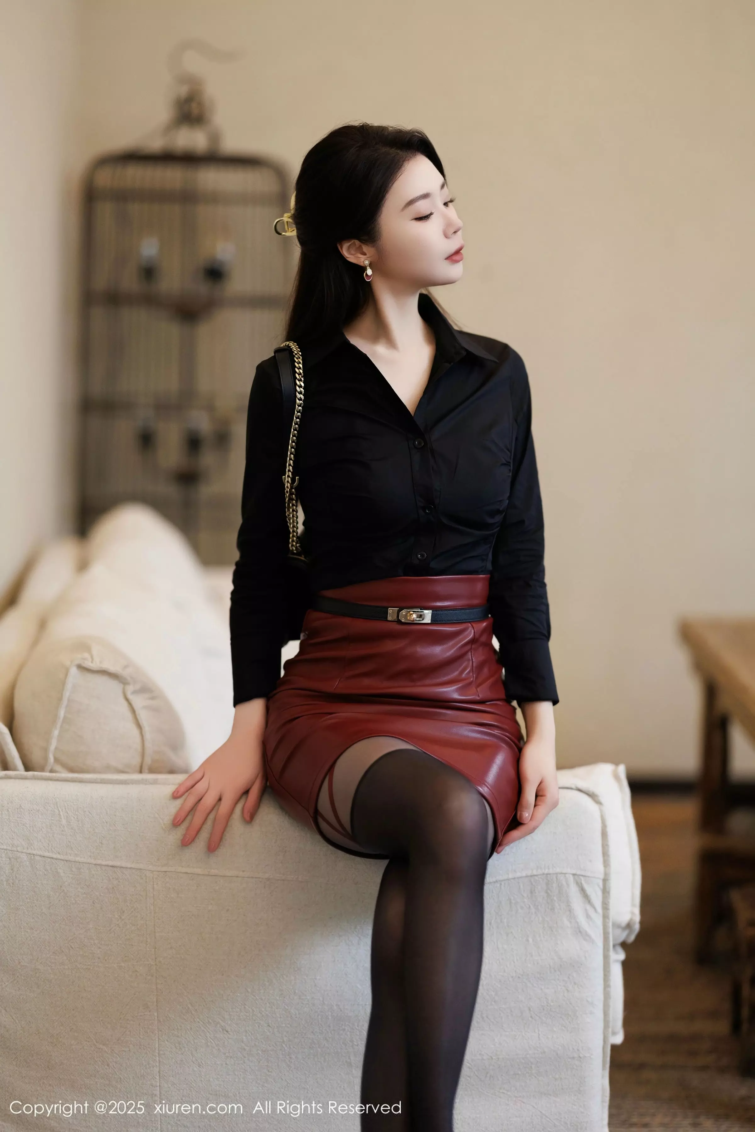 [[XiuRen秀人网]秀人网]No.10039_模特梦心玥性感黑衬衫露红色内衣配超薄黑丝秀曼妙身姿诱惑写真91P