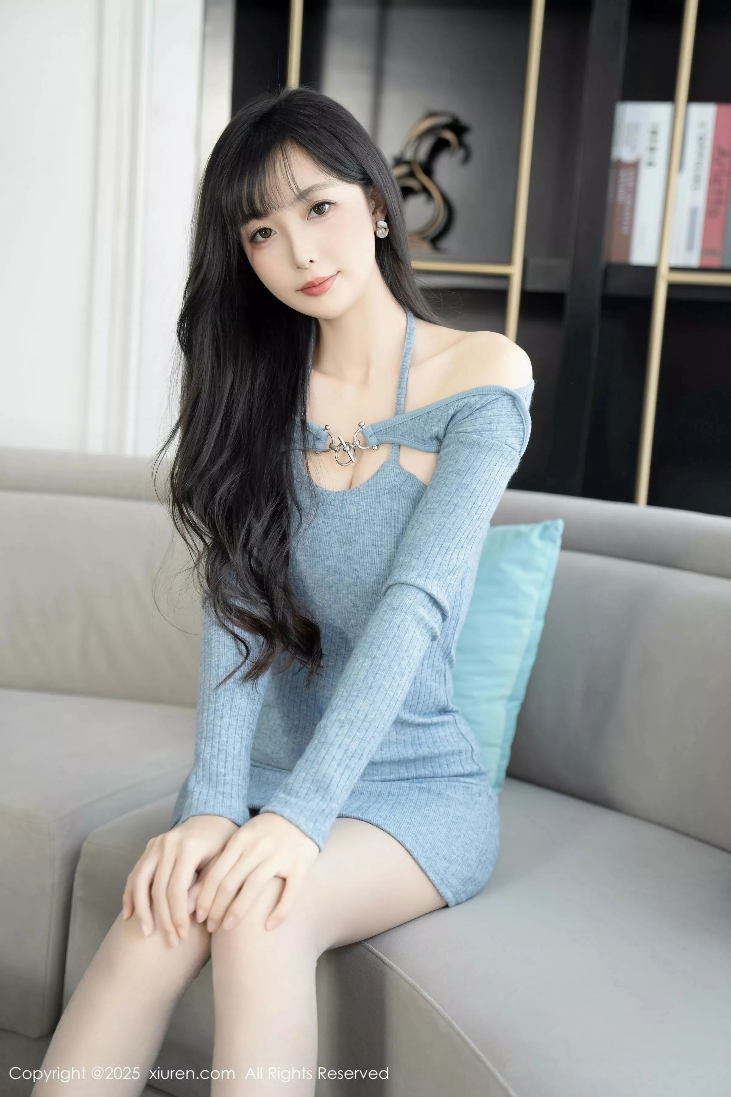 [[XiuRen秀人网]秀人网]No.10124_模特樱桃小阑子性感浅蓝色连衣短裙配灰丝袜秀曼妙身姿诱惑写真86P