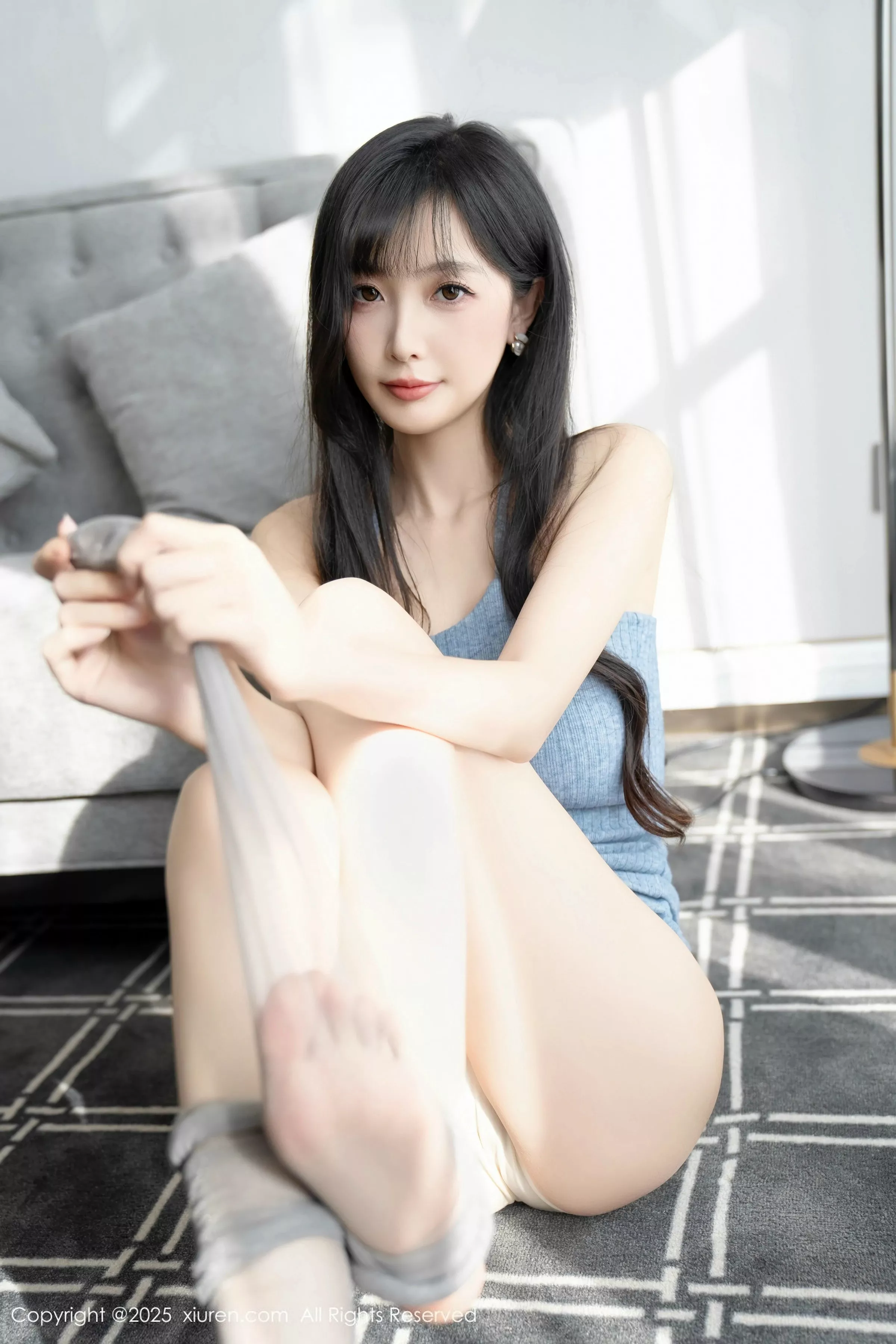 [[XiuRen秀人网]秀人网]No.10124_模特樱桃小阑子性感浅蓝色连衣短裙配灰丝袜秀曼妙身姿诱惑写真86P