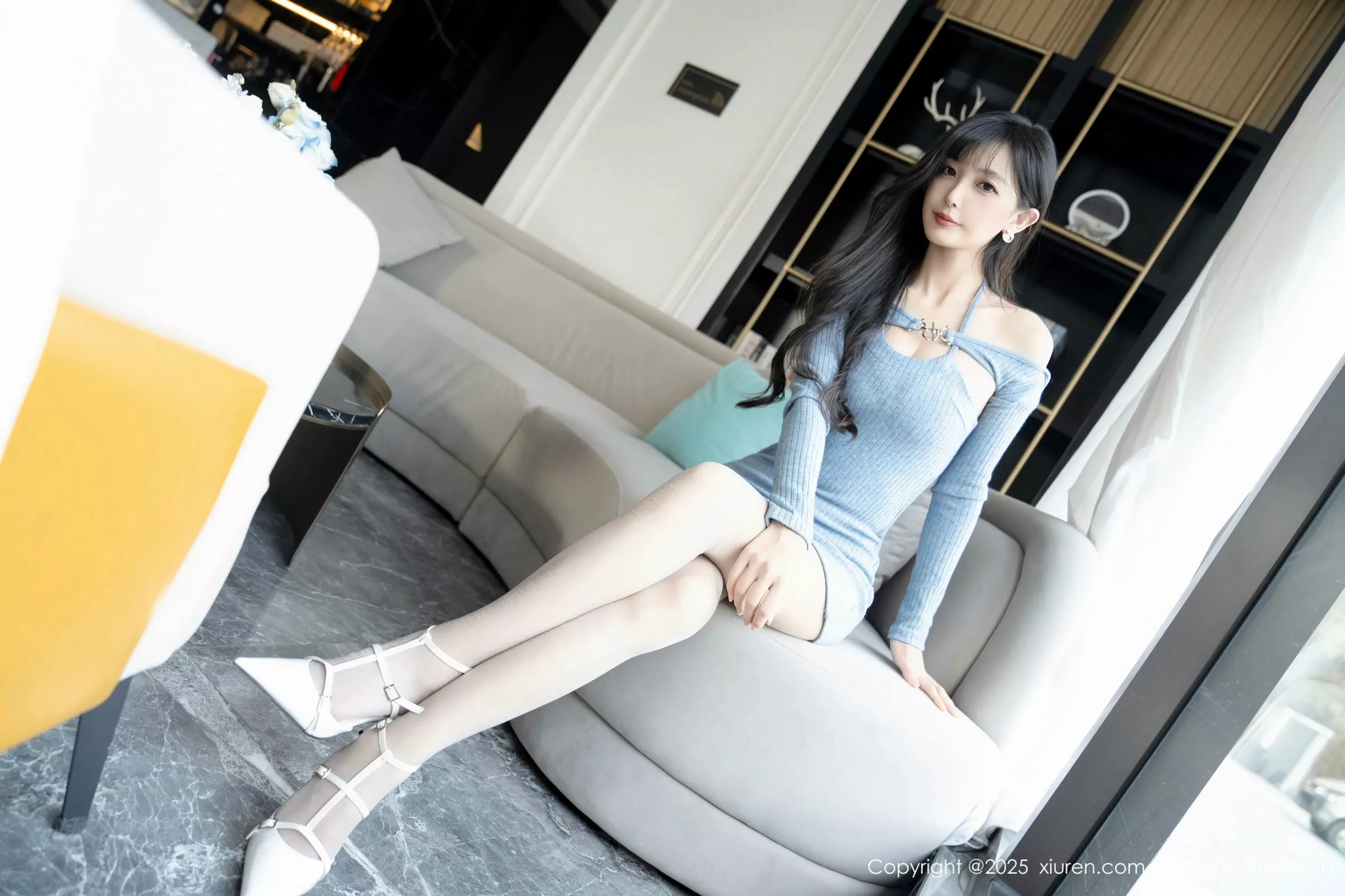 [[XiuRen秀人网]秀人网]No.10124_模特樱桃小阑子性感浅蓝色连衣短裙配灰丝袜秀曼妙身姿诱惑写真86P