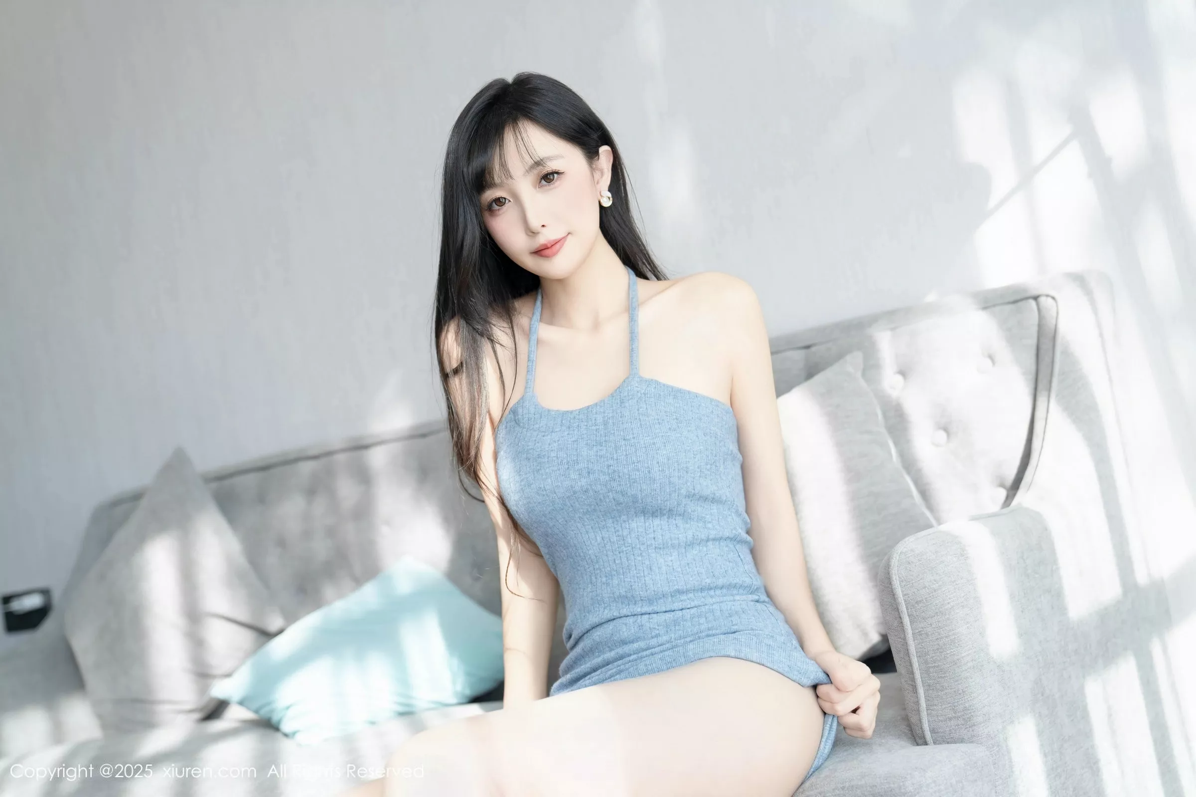 [[XiuRen秀人网]秀人网]No.10124_模特樱桃小阑子性感浅蓝色连衣短裙配灰丝袜秀曼妙身姿诱惑写真86P