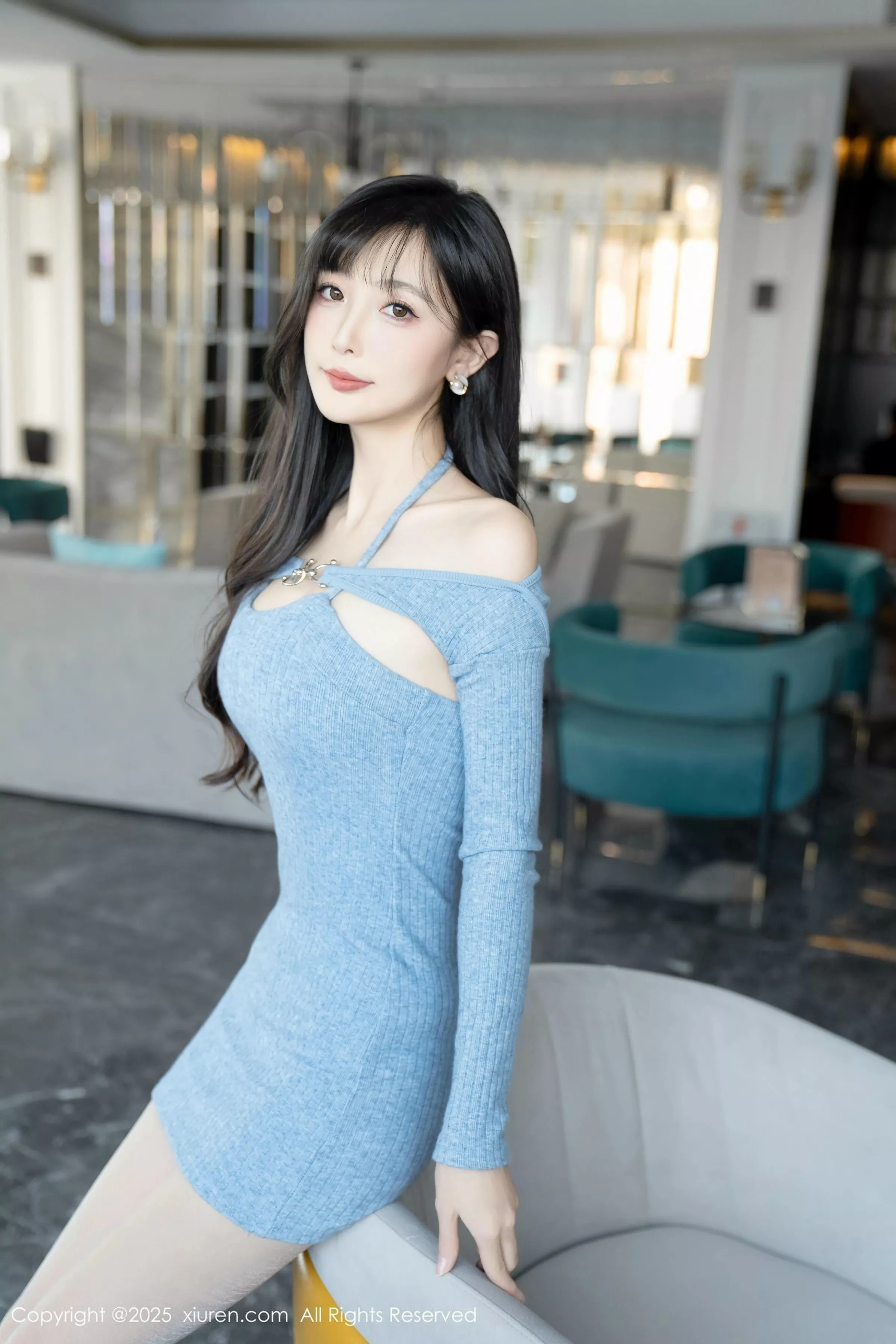 [[XiuRen秀人网]秀人网]No.10124_模特樱桃小阑子性感浅蓝色连衣短裙配灰丝袜秀曼妙身姿诱惑写真86P