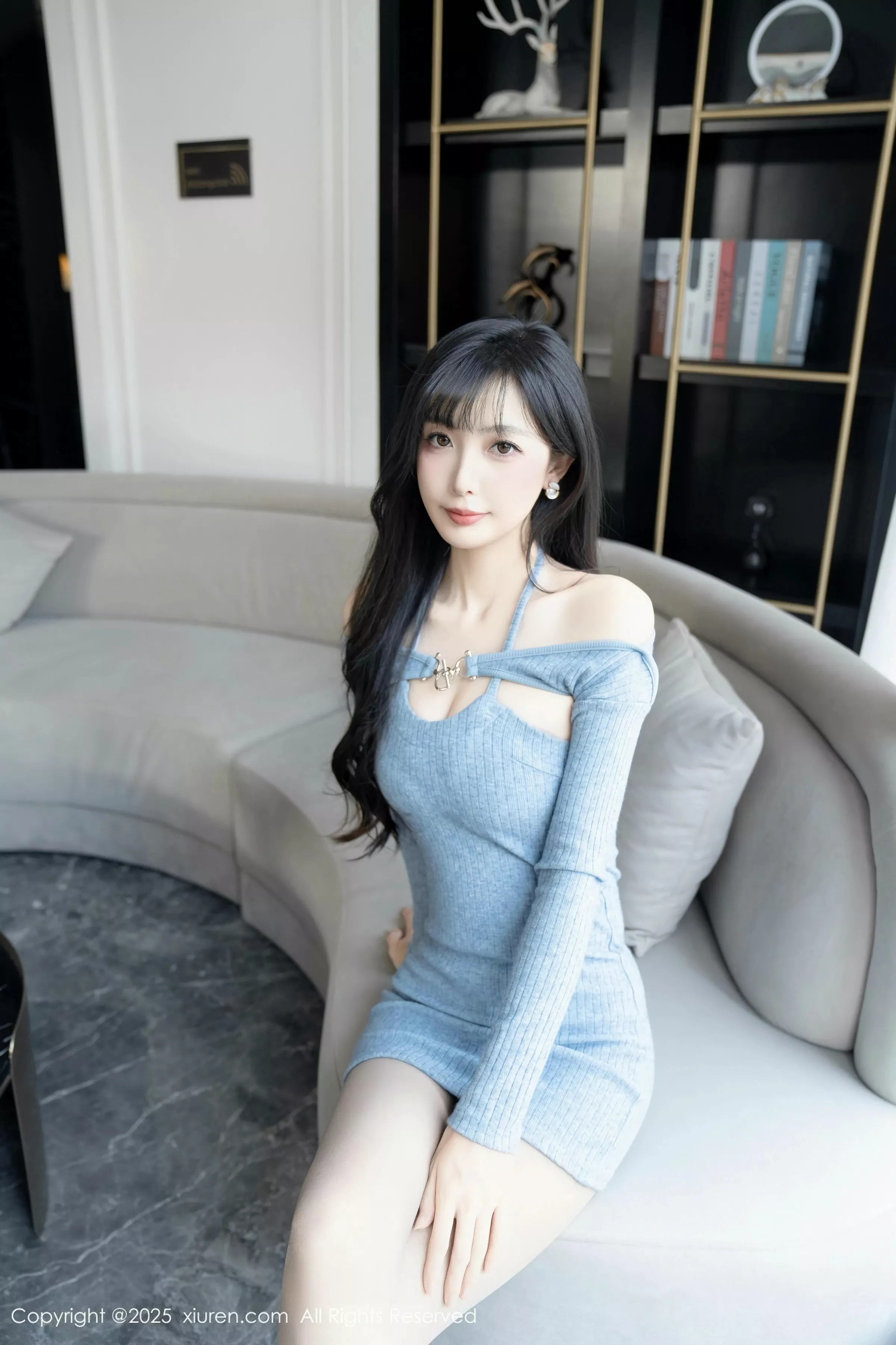 [[XiuRen秀人网]秀人网]No.10124_模特樱桃小阑子性感浅蓝色连衣短裙配灰丝袜秀曼妙身姿诱惑写真86P