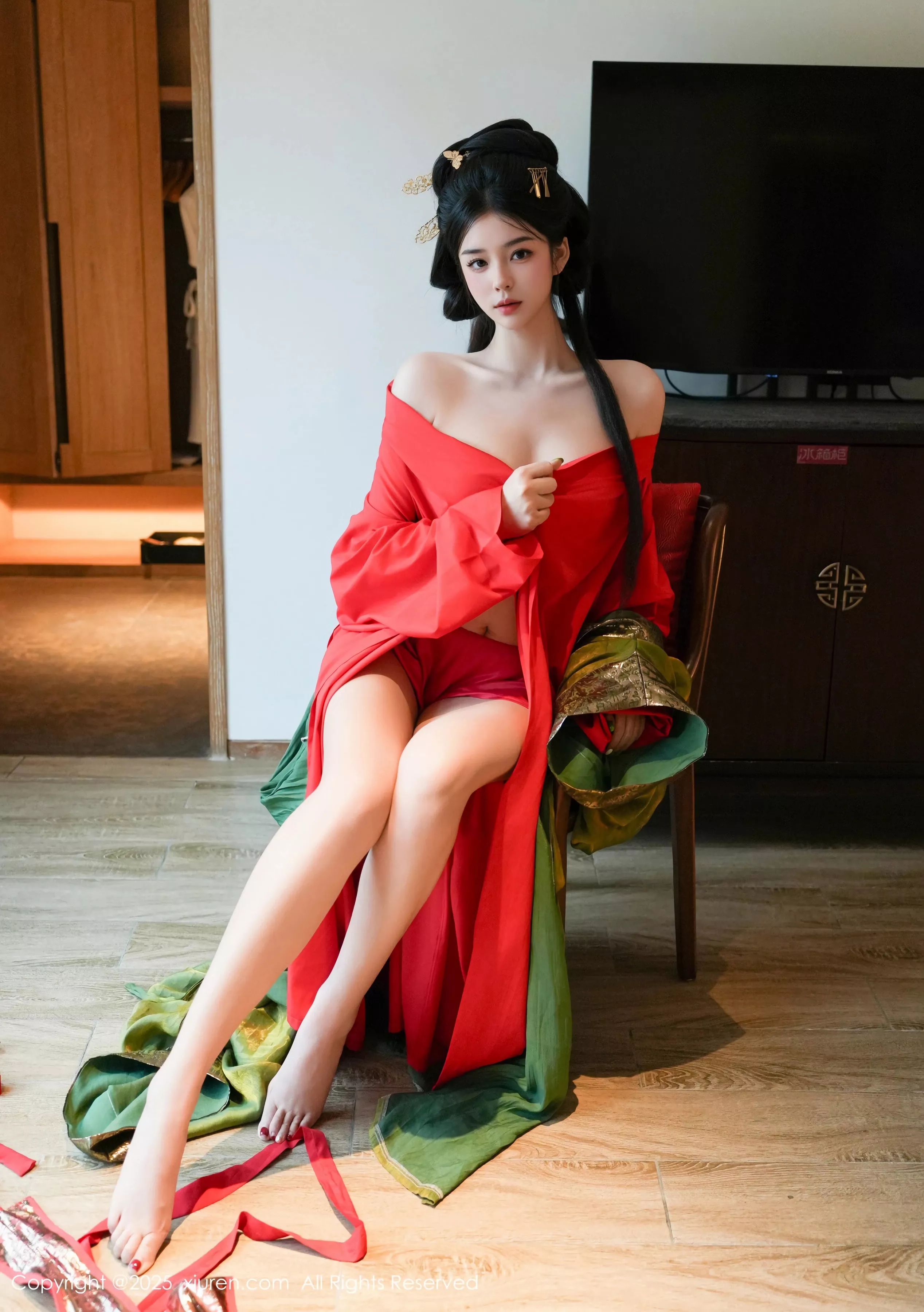 [[XiuRen秀人网]秀人网]No.10126_模特雪糕CiCi性感绿色古风服饰露红色情趣服饰秀美腿诱惑写真68P