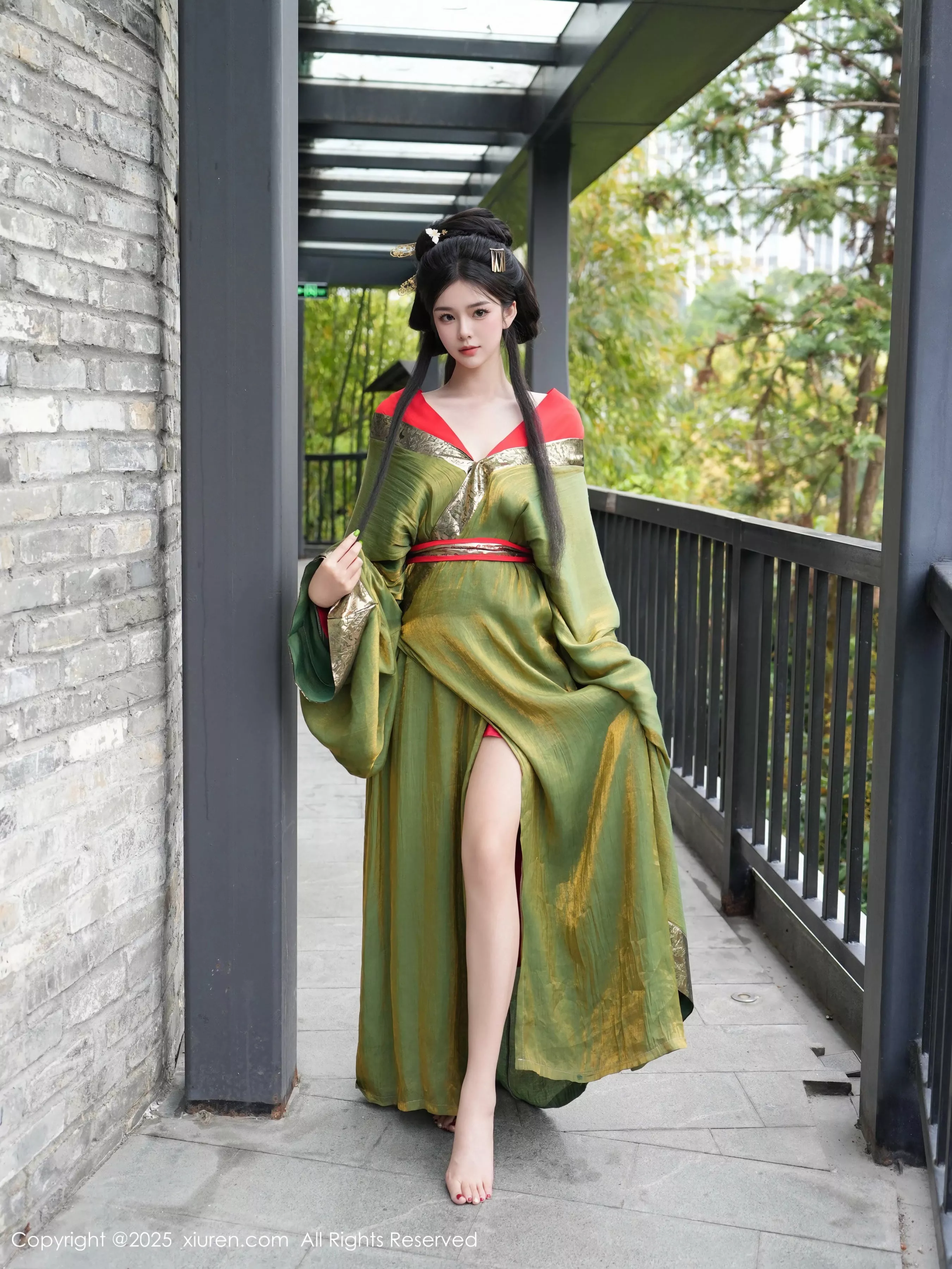 [[XiuRen秀人网]秀人网]No.10126_模特雪糕CiCi性感绿色古风服饰露红色情趣服饰秀美腿诱惑写真68P