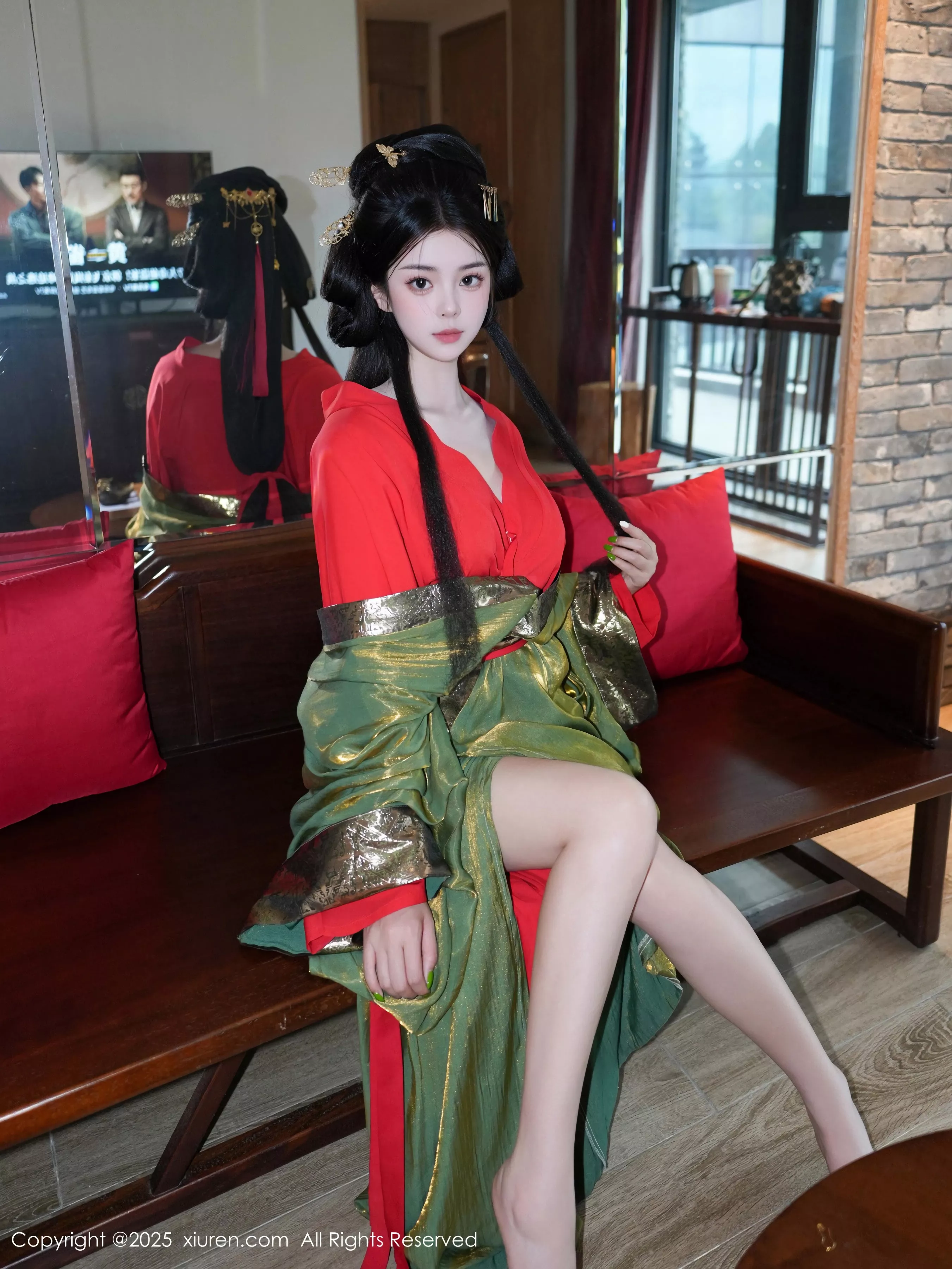[[XiuRen秀人网]秀人网]No.10126_模特雪糕CiCi性感绿色古风服饰露红色情趣服饰秀美腿诱惑写真68P