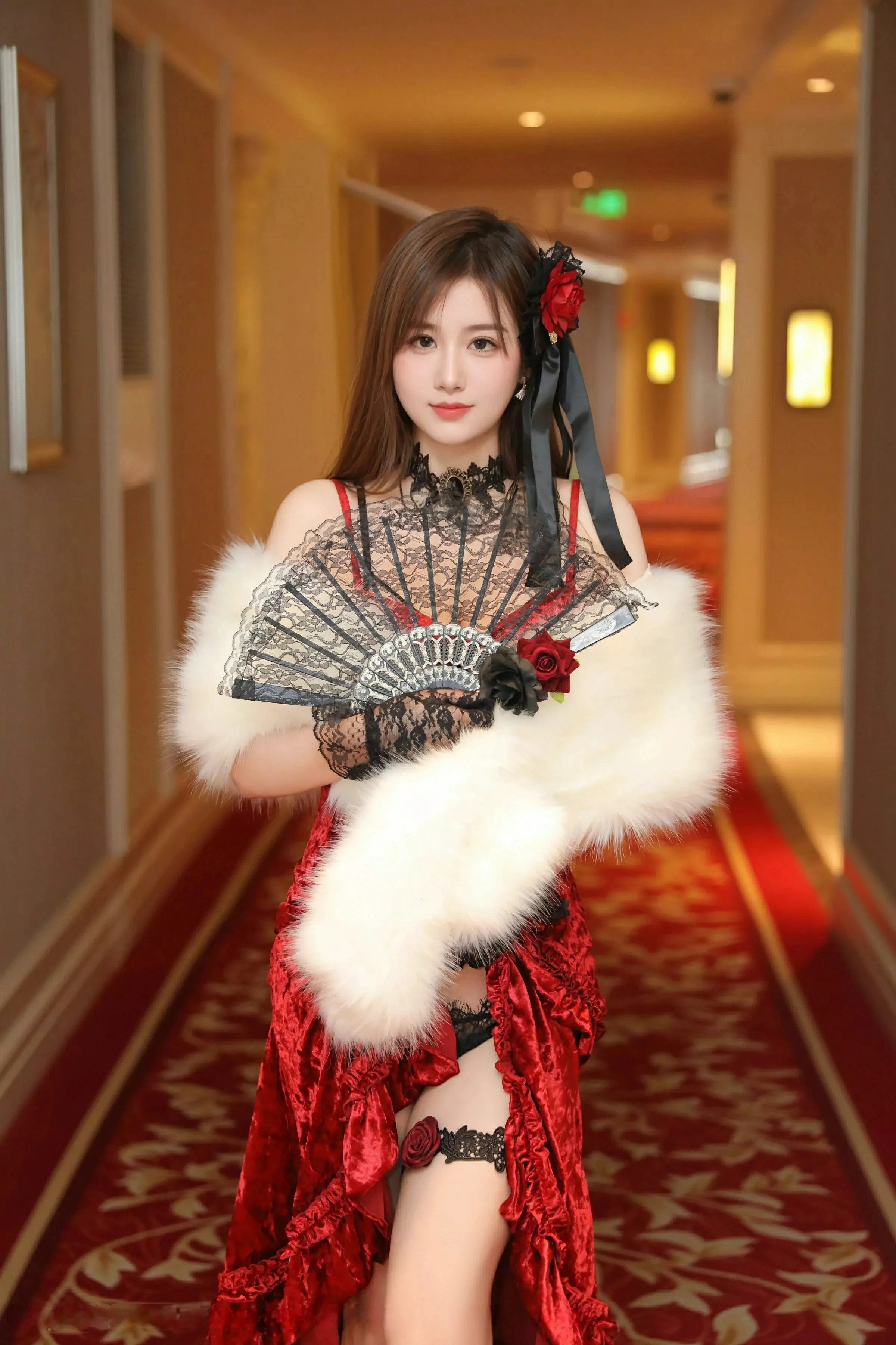 [[XiuRen秀人网]秀人网]No.10140_模特小肉肉咪性感复古红色长裙半脱秀凹凸身材修长美腿诱惑写真75P