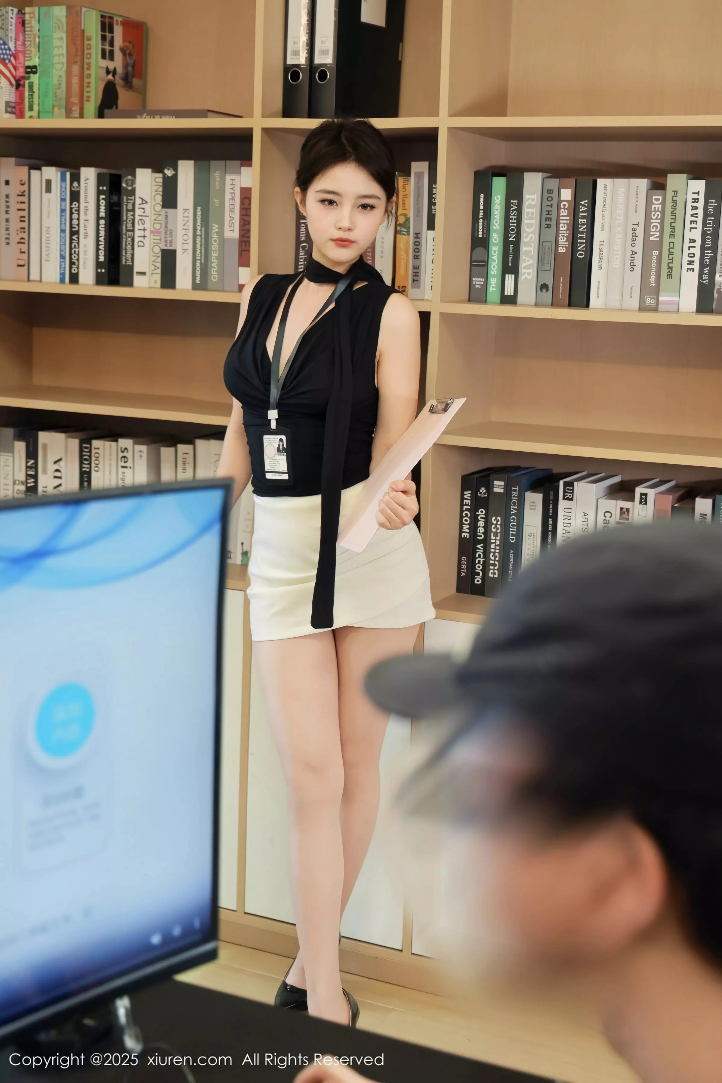 [[XiuRen秀人网]秀人网]No.10052_模特小橘子orange性感黑白职业装配超薄肉丝秀曼妙身姿诱惑写真78P