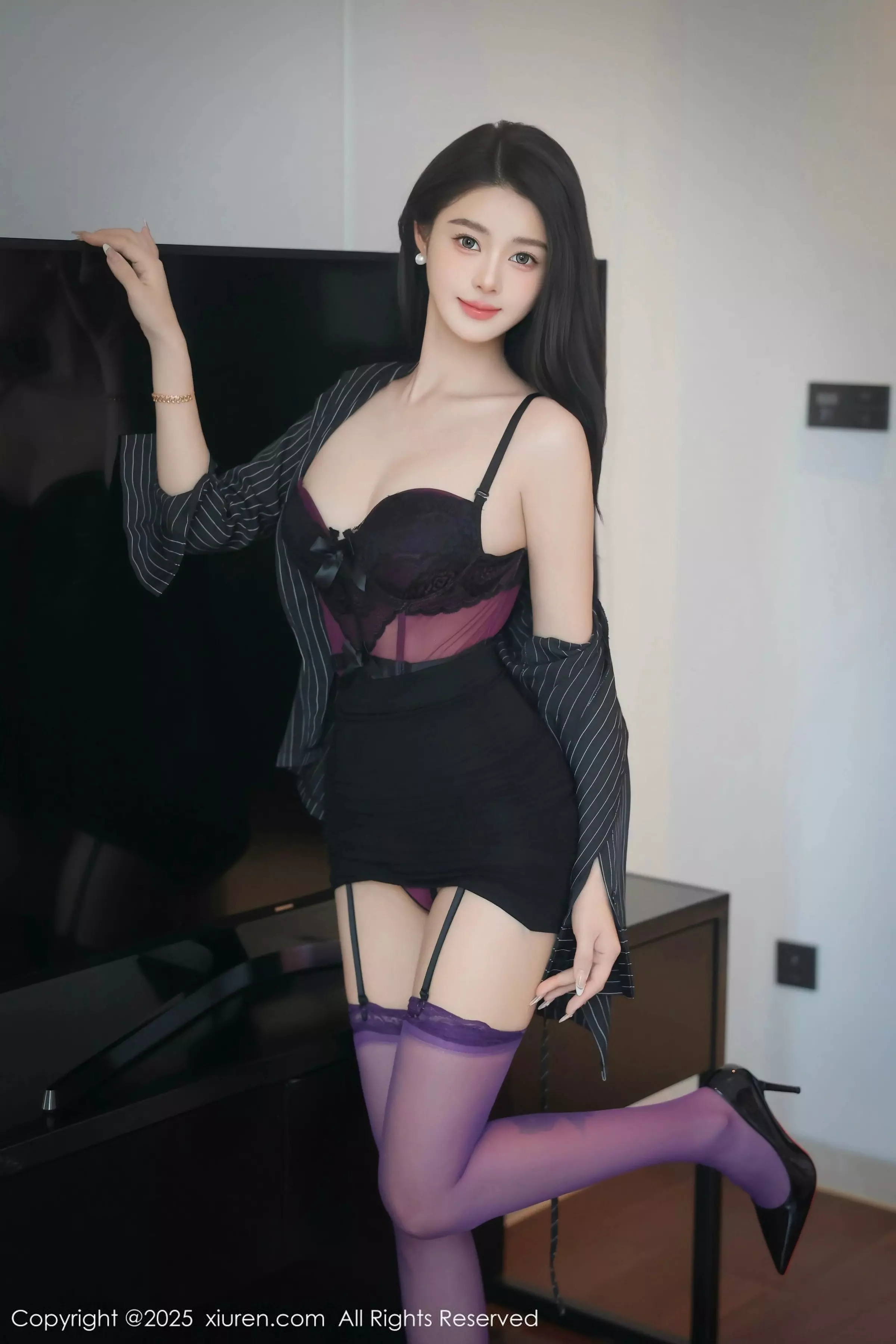 [[XiuRen秀人网]秀人网]No.10053_模特Candy糖糖性感紫色情趣服饰配紫丝吊袜秀丰腴身材诱惑写真84P