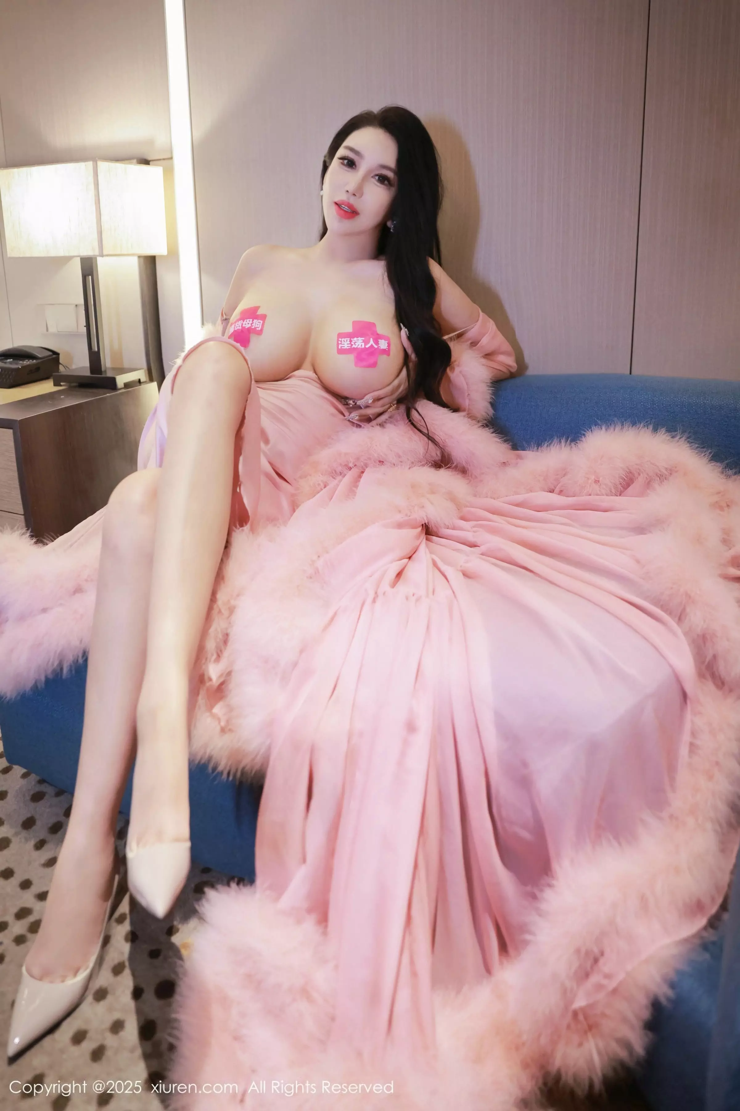 [[XiuRen秀人网]秀人网]No.10065_新人模特乔安娜私房性感情趣服饰露豪乳遮点秀惹火身材诱惑写真40P