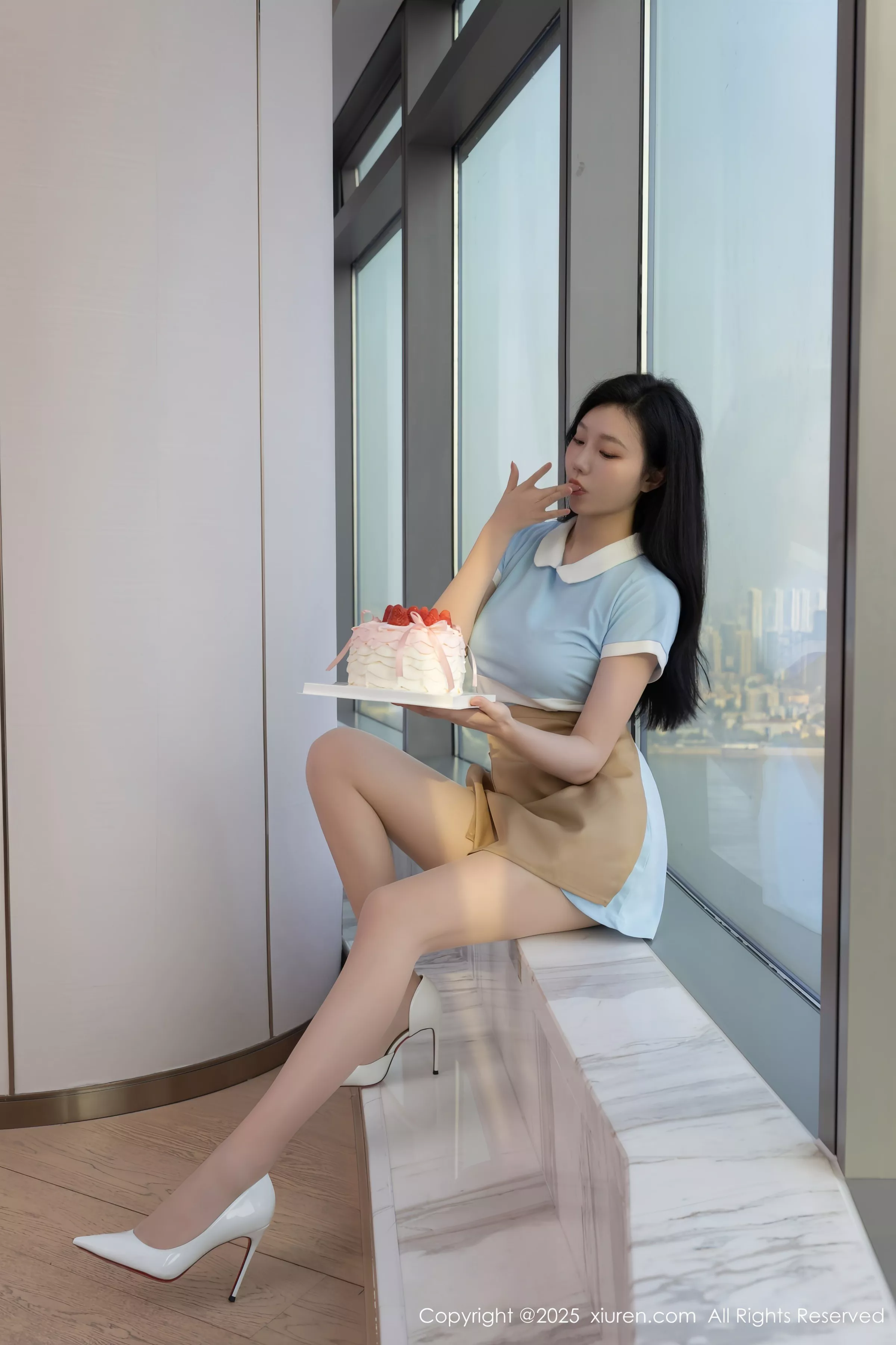 [[XiuRen秀人网]秀人网]No.10214_模特安然anran性感蓝色连衣短裙配超薄肉丝秀曼妙身姿诱惑写真80P